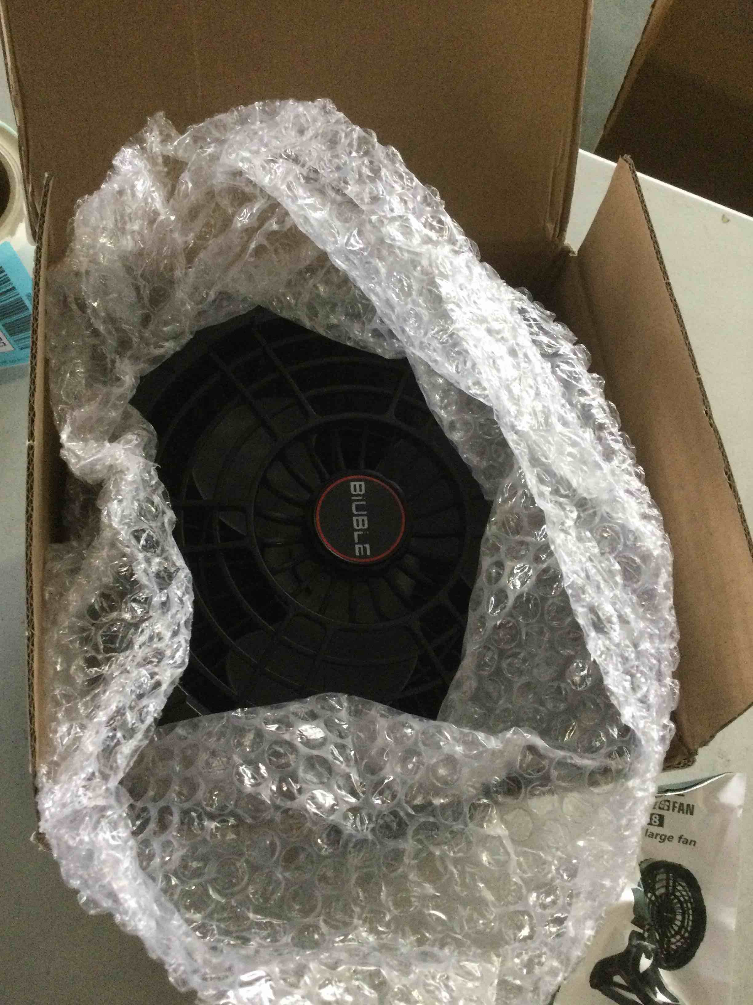 https://s3.amazonaws.com/lotting-images-prod/bidfta/BLU5480896_1701102827498.jpeg