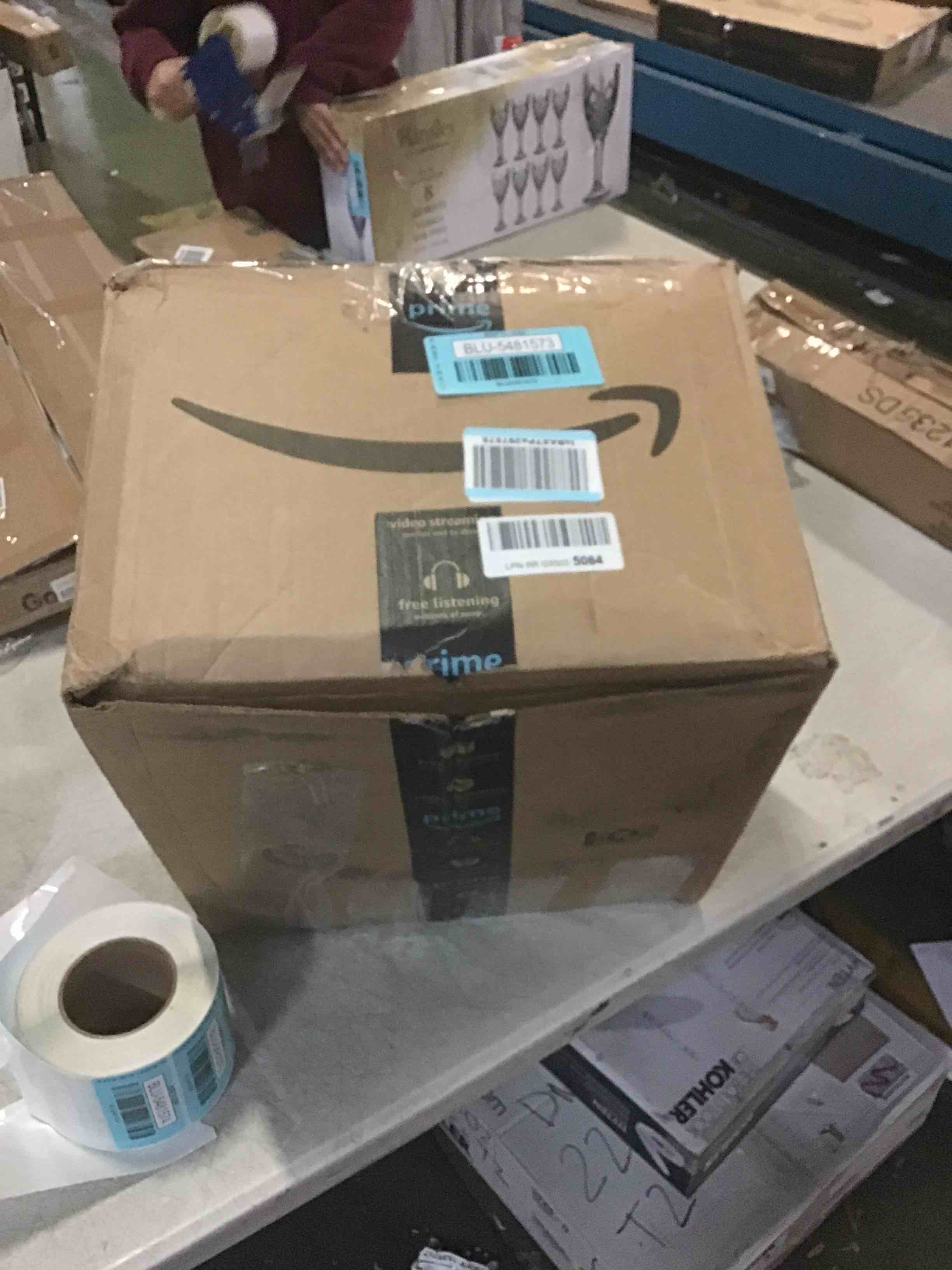 https://s3.amazonaws.com/lotting-images-prod/bidfta/BLU5481573_1700252825800.jpeg