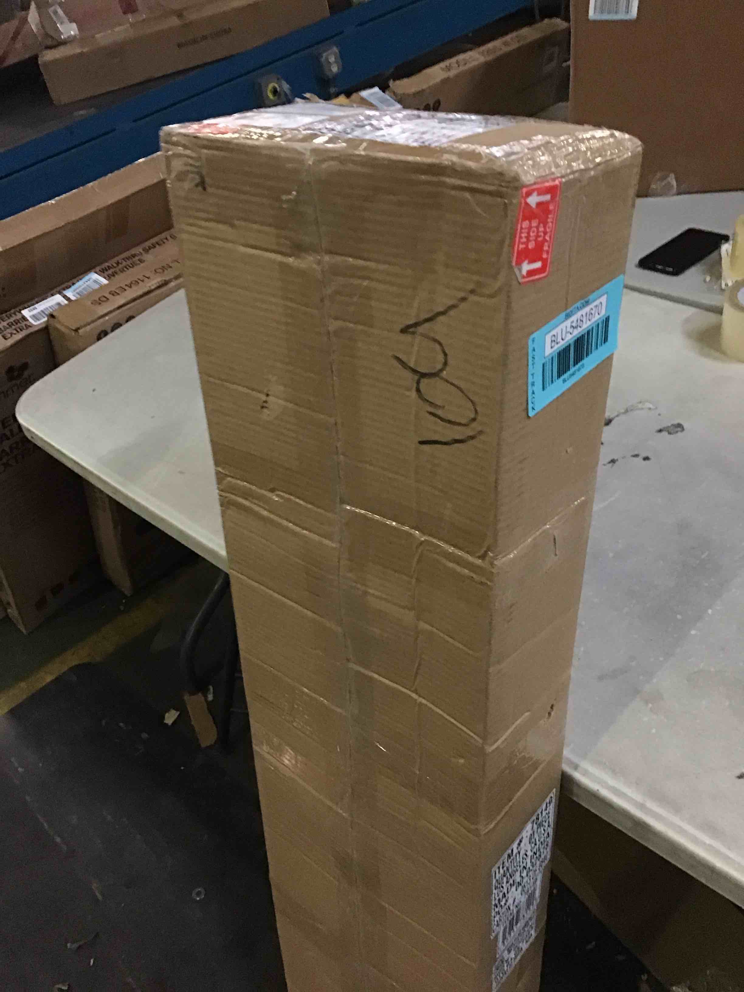 https://s3.amazonaws.com/lotting-images-prod/bidfta/BLU5481670_1700494681095.jpeg