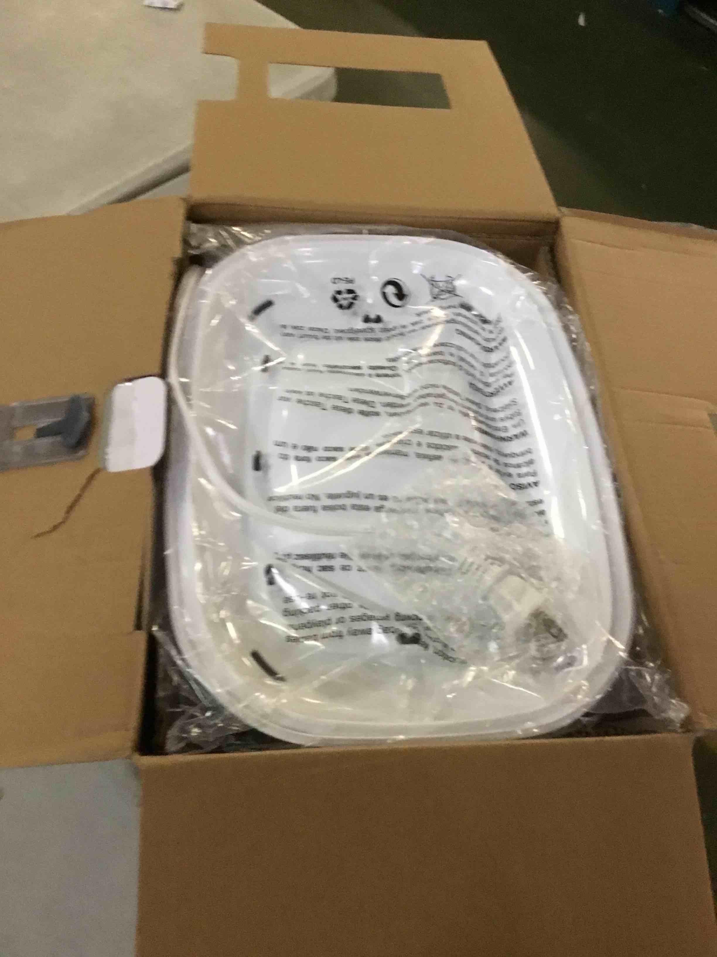 https://s3.amazonaws.com/lotting-images-prod/bidfta/BLU5481888_1700596549517.jpeg