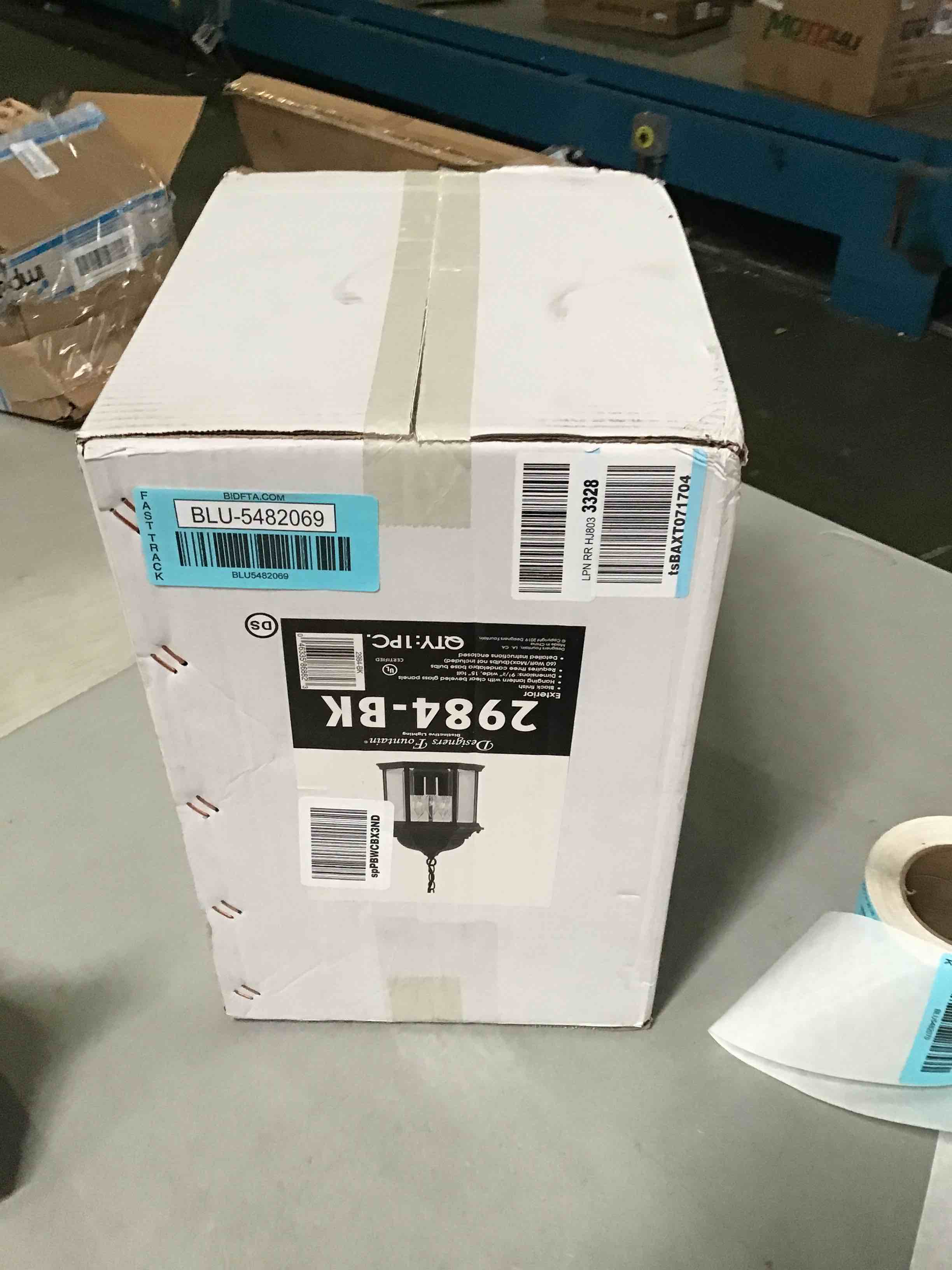 https://s3.amazonaws.com/lotting-images-prod/bidfta/BLU5482069_1700680417580.jpeg