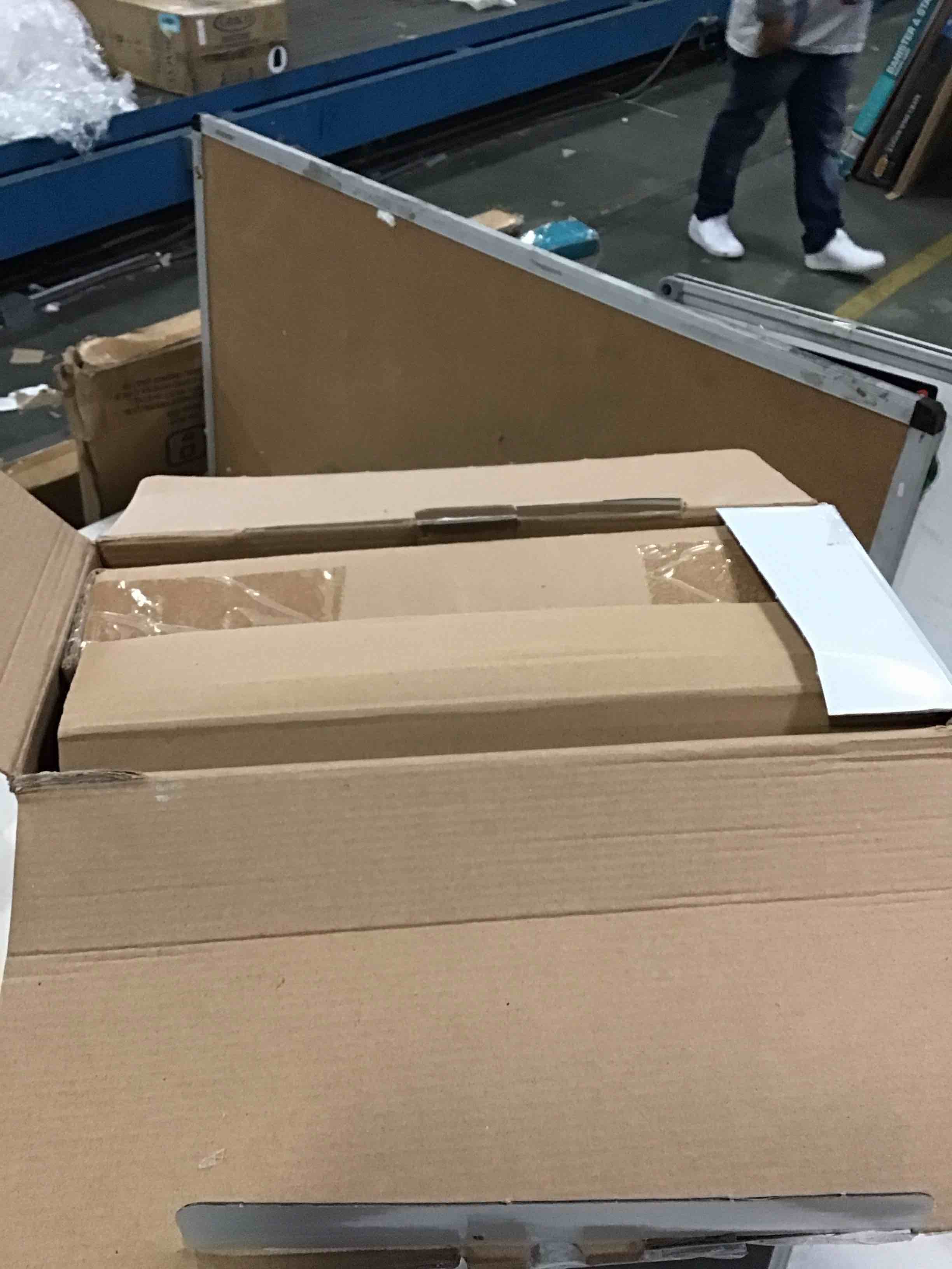https://s3.amazonaws.com/lotting-images-prod/bidfta/BLU5482425_1701191444782.jpeg