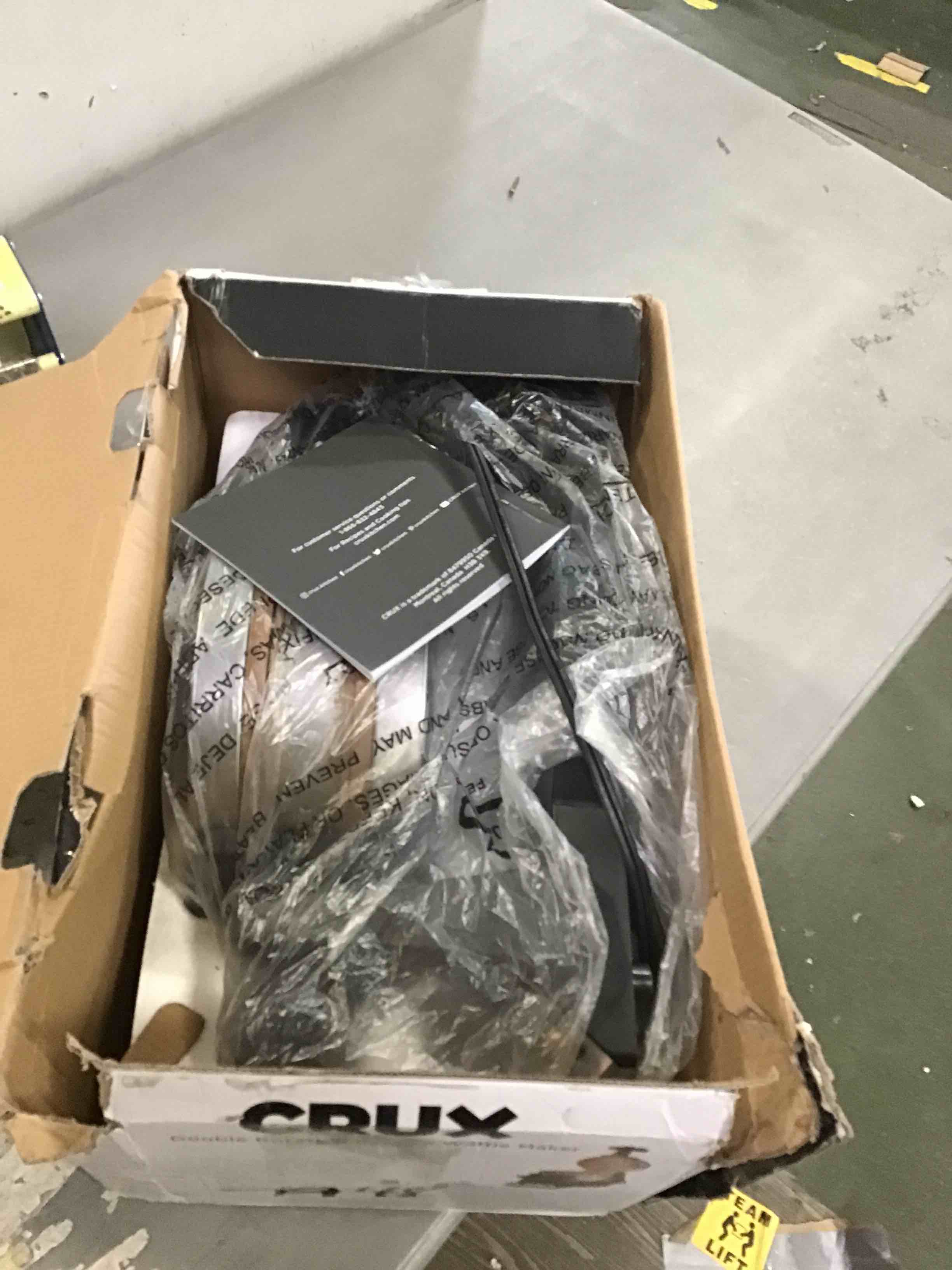 https://s3.amazonaws.com/lotting-images-prod/bidfta/BLU5482553_1701267333749.jpeg