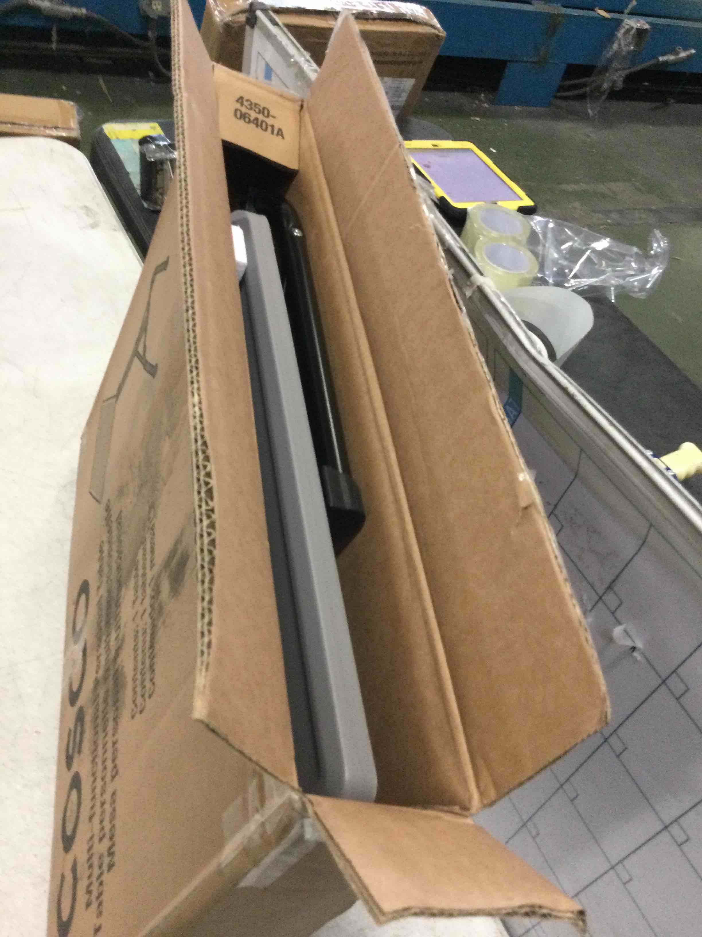 https://s3.amazonaws.com/lotting-images-prod/bidfta/BLU5482726_1701351474906.jpeg