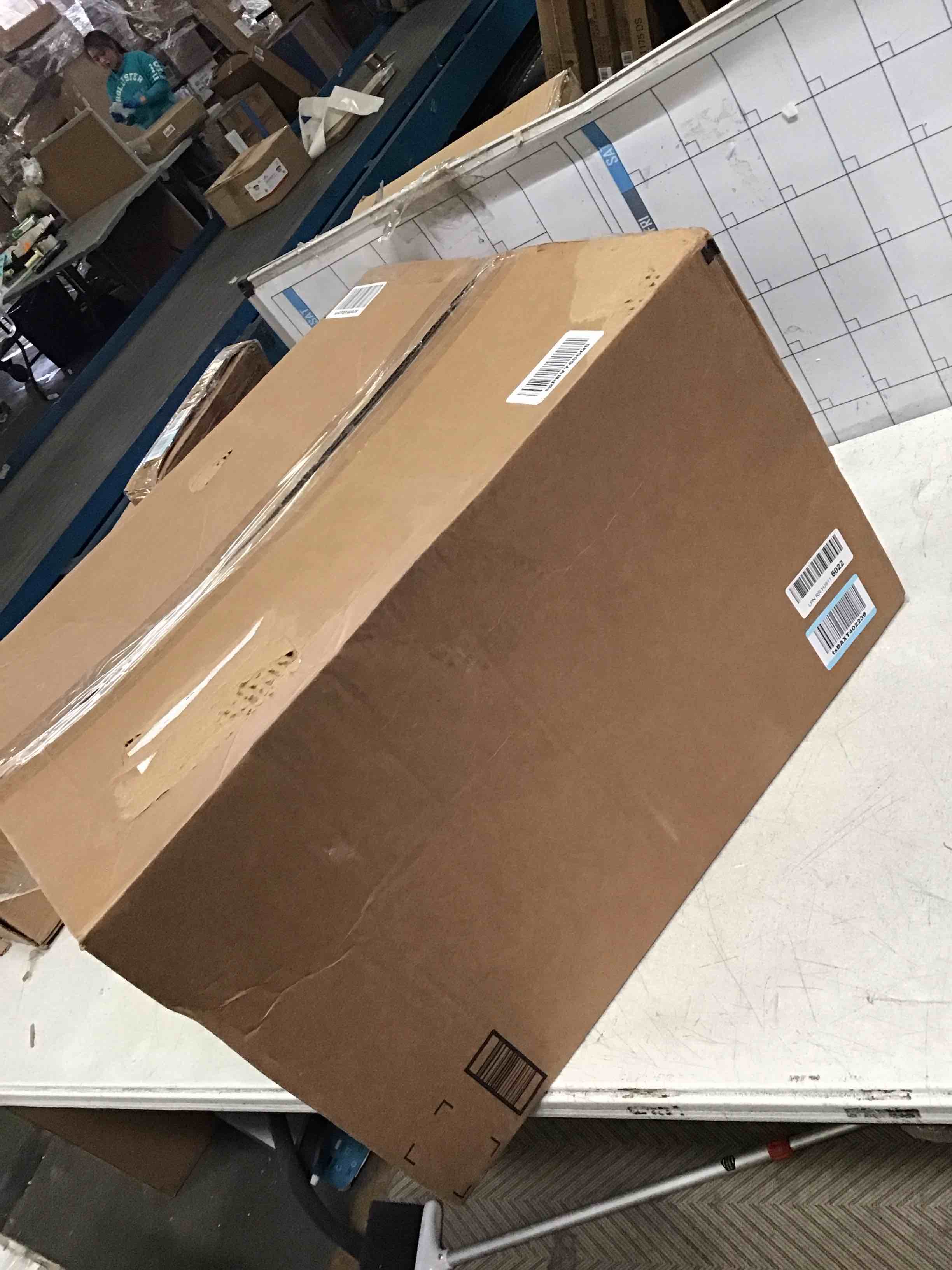 https://s3.amazonaws.com/lotting-images-prod/bidfta/BLU5482814_1701363407703.jpeg