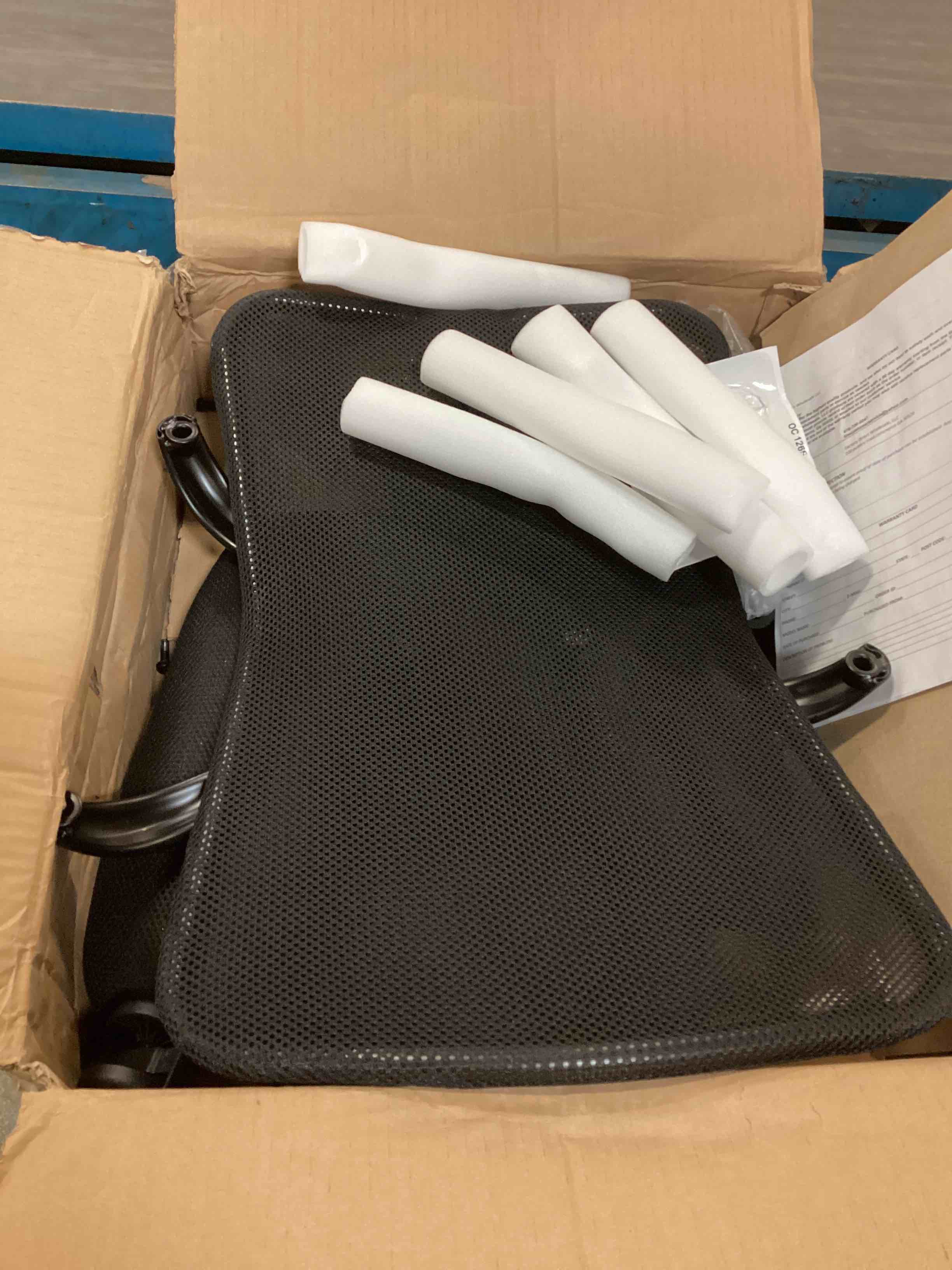 https://s3.amazonaws.com/lotting-images-prod/bidfta/BLU5483550_1700678795366.jpeg