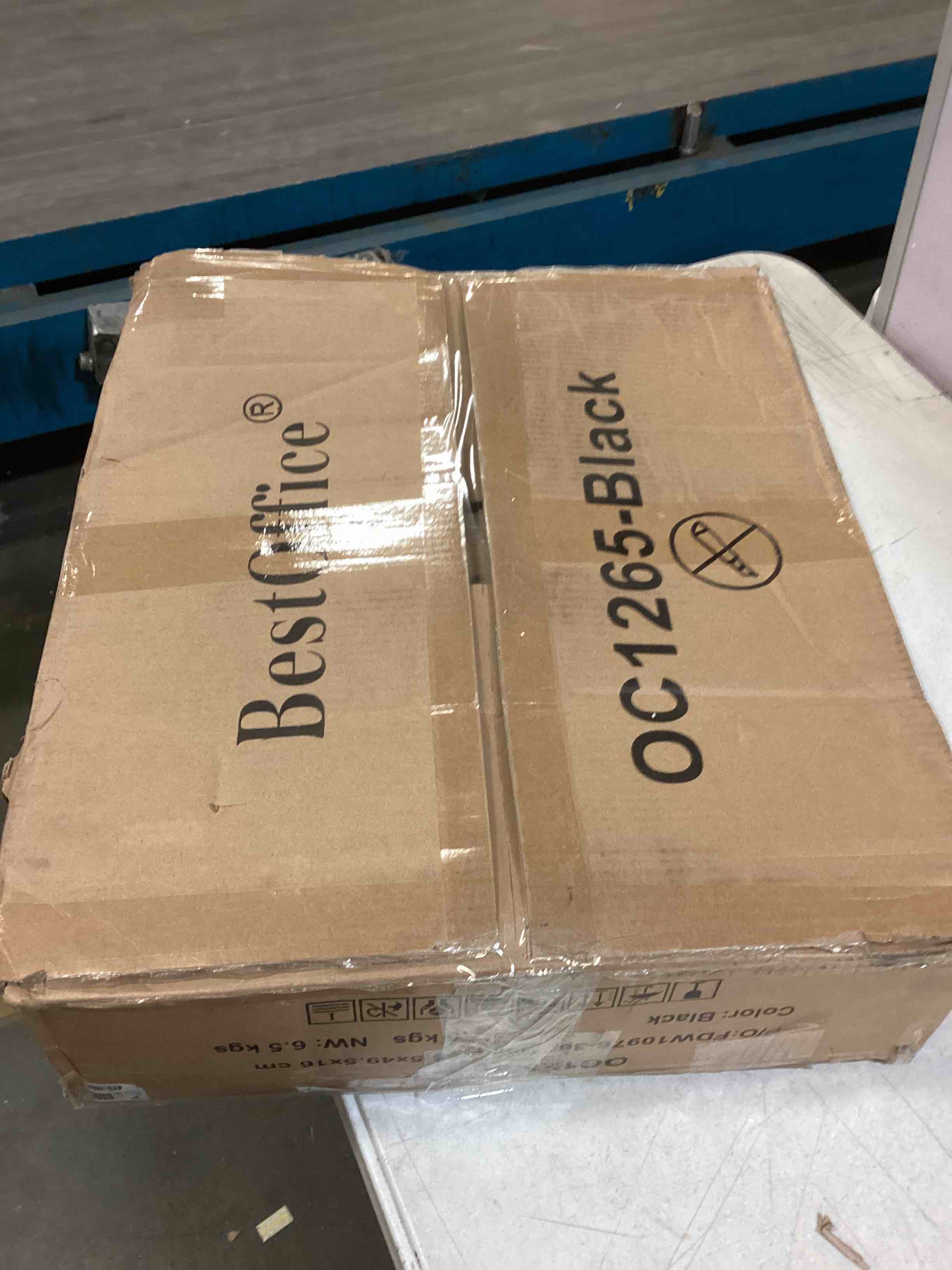 https://s3.amazonaws.com/lotting-images-prod/bidfta/BLU5483550_1700678897055.jpeg