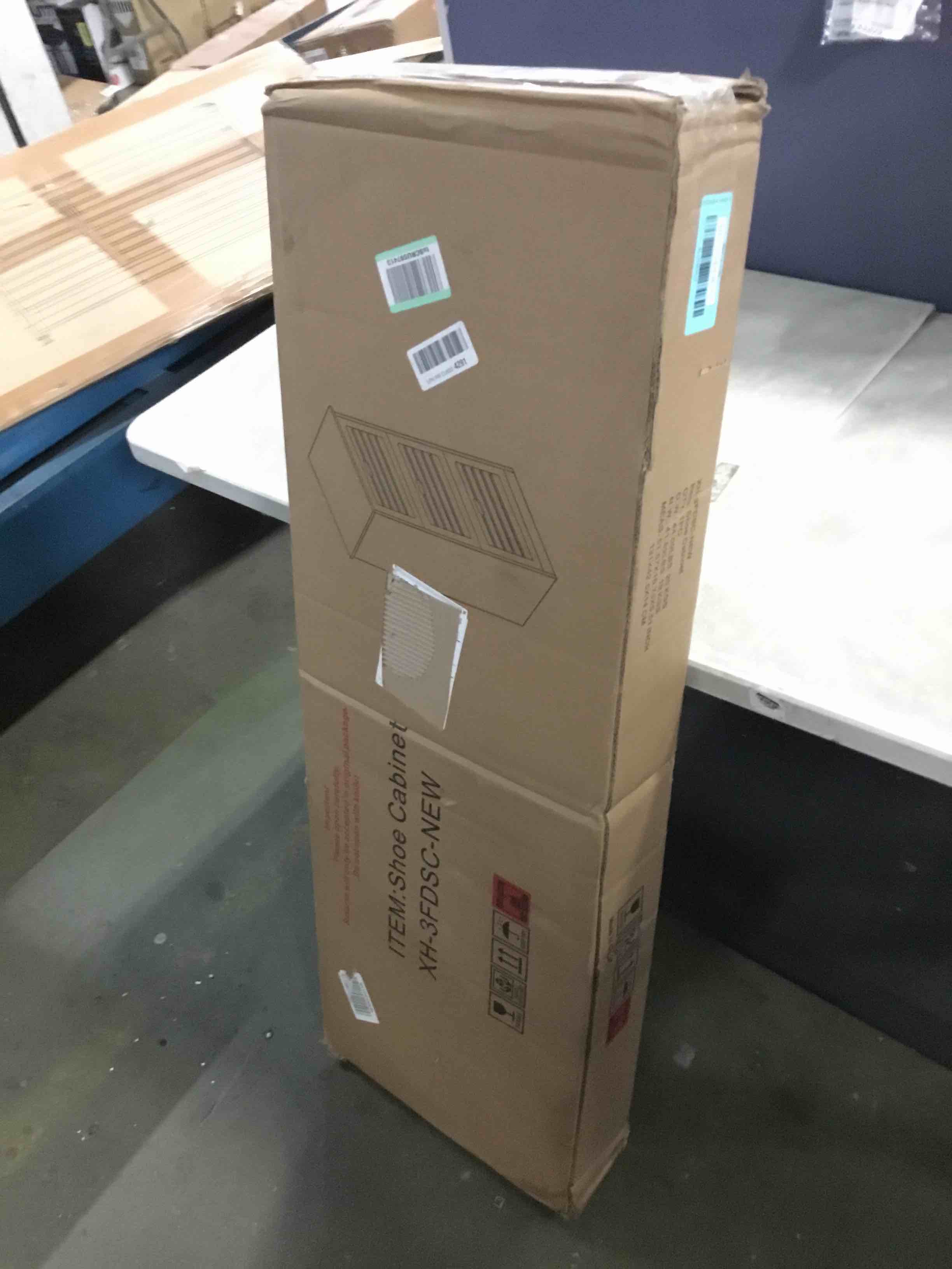 https://s3.amazonaws.com/lotting-images-prod/bidfta/BLU5483615_1701091102405.jpeg