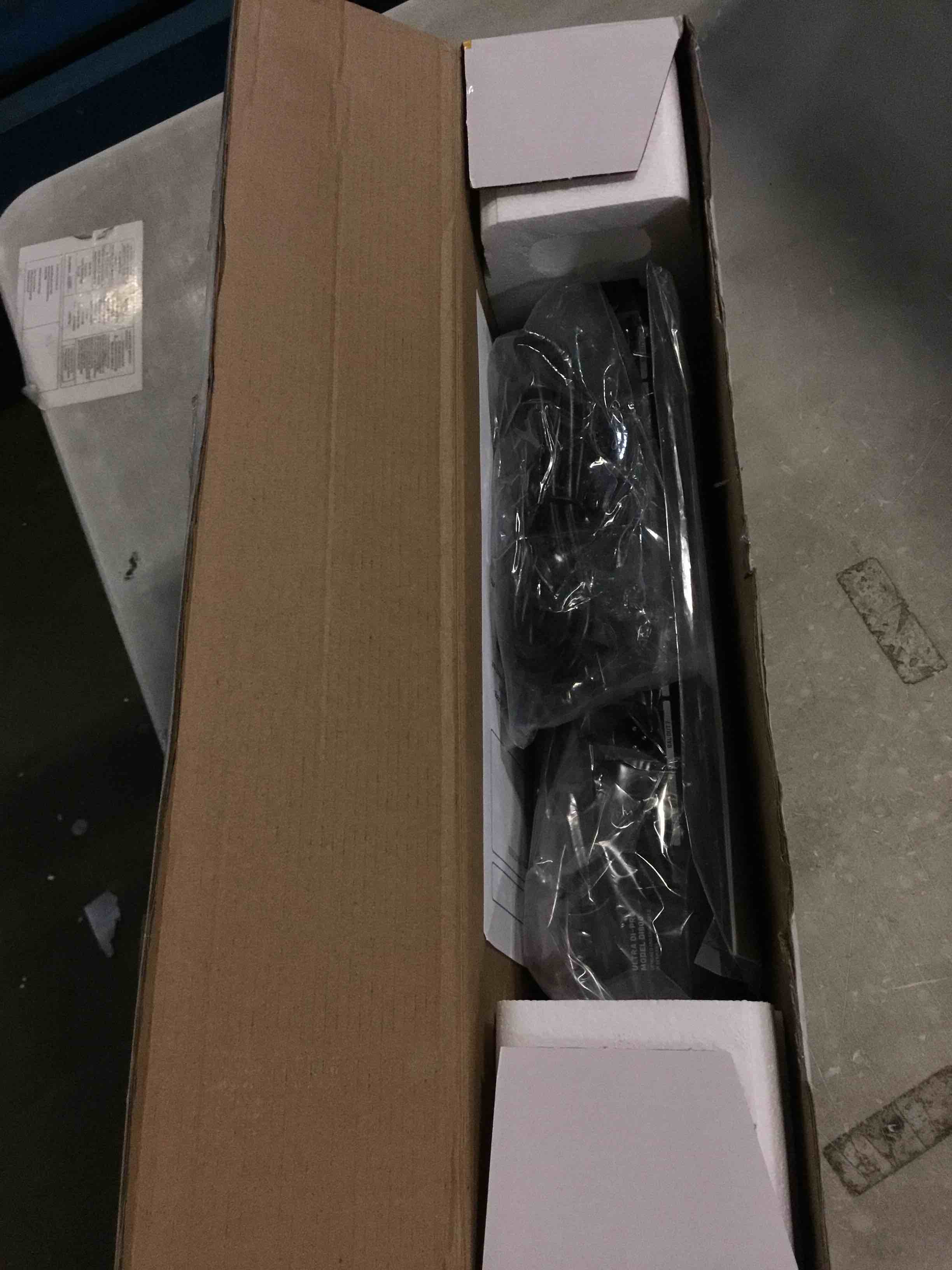 https://s3.amazonaws.com/lotting-images-prod/bidfta/BLU5483630_1701093031153.jpeg