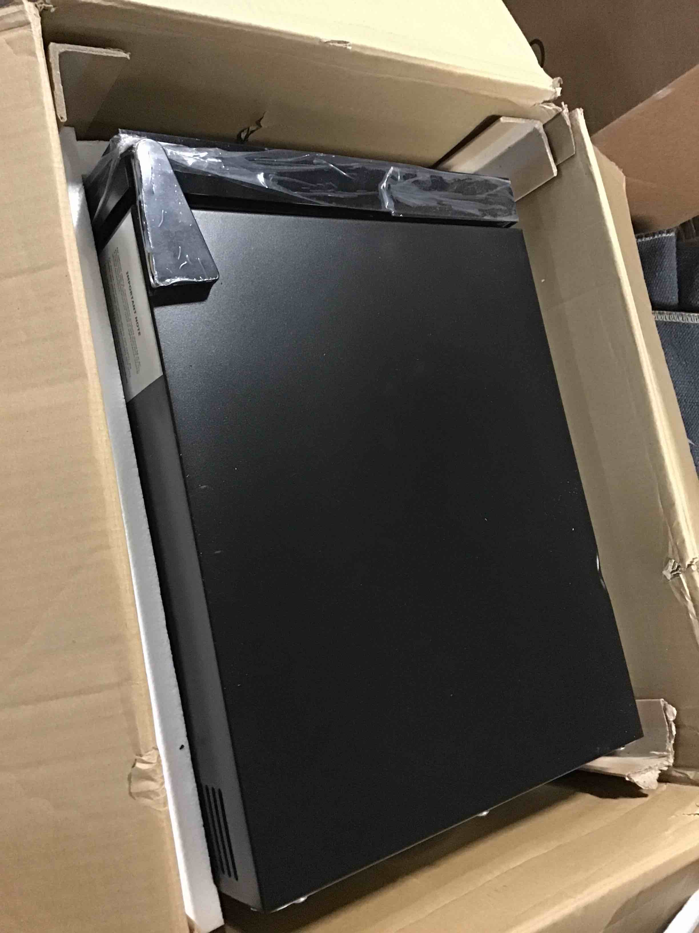 https://s3.amazonaws.com/lotting-images-prod/bidfta/BLU5484635_1700582751761.jpeg