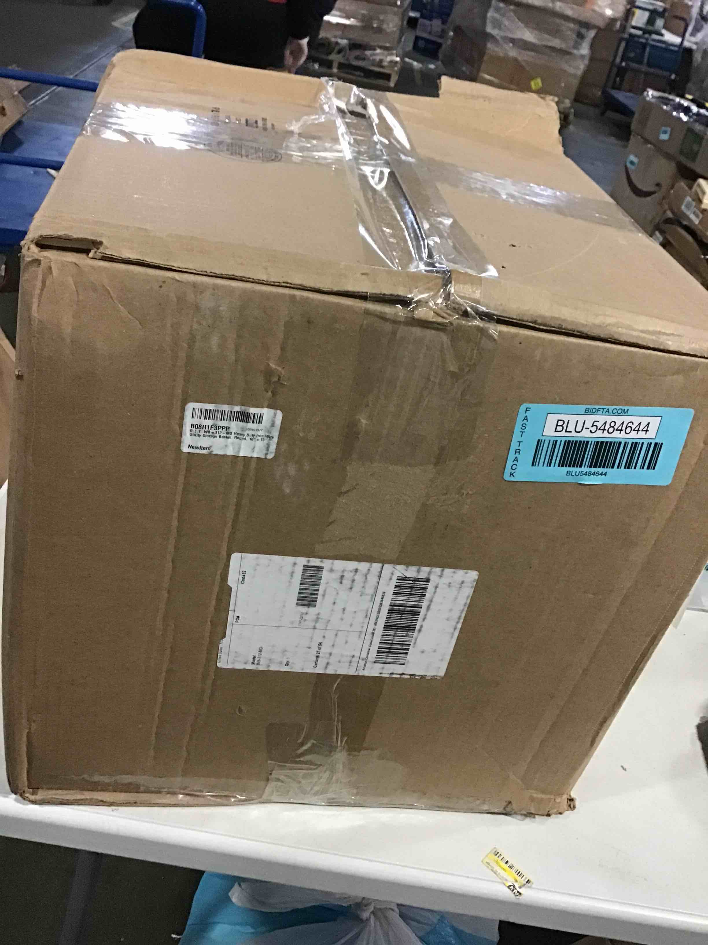 https://s3.amazonaws.com/lotting-images-prod/bidfta/BLU5484644_1700585010578.jpeg