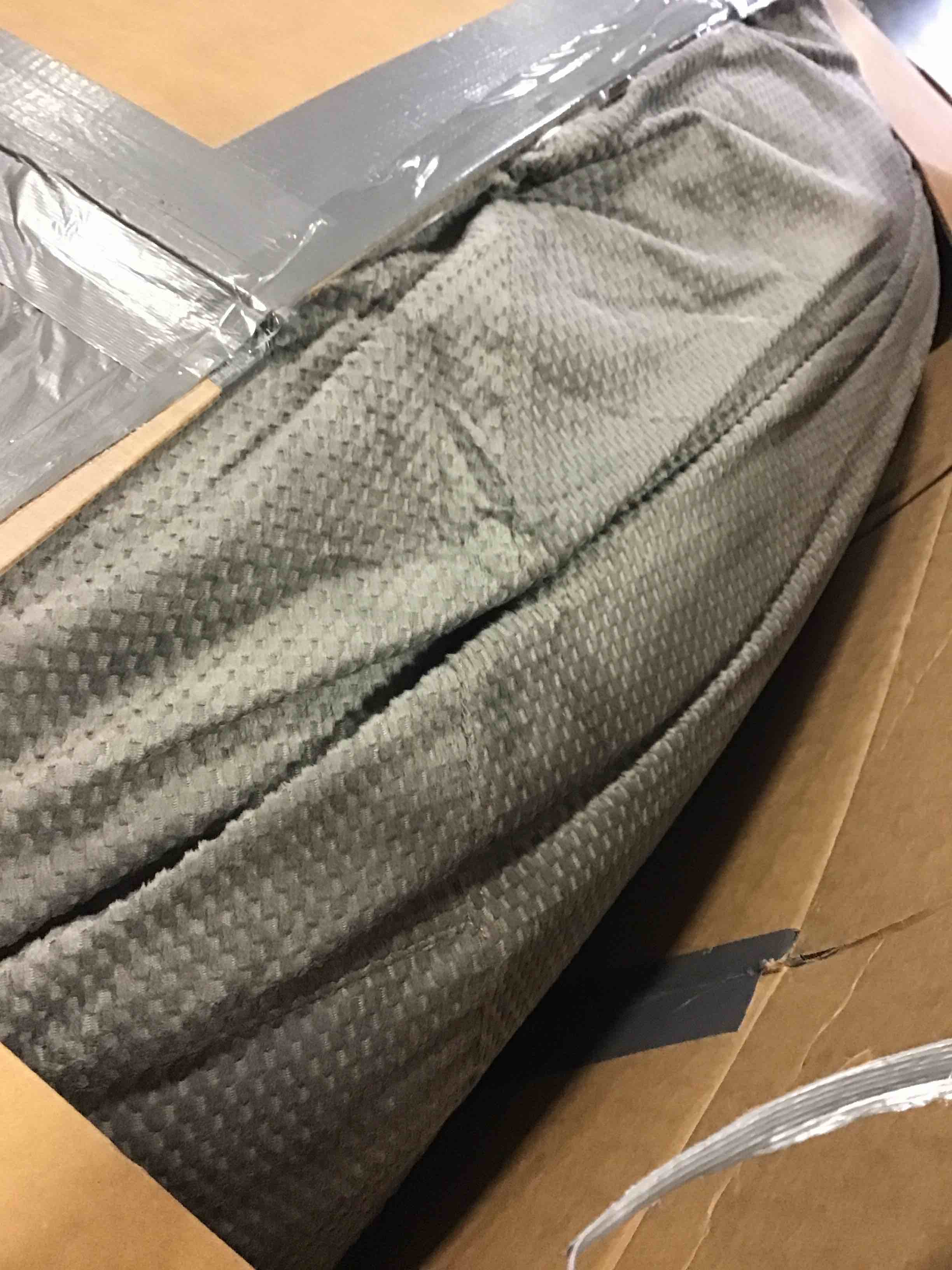 https://s3.amazonaws.com/lotting-images-prod/bidfta/BLU5484667_1700592073016.jpeg