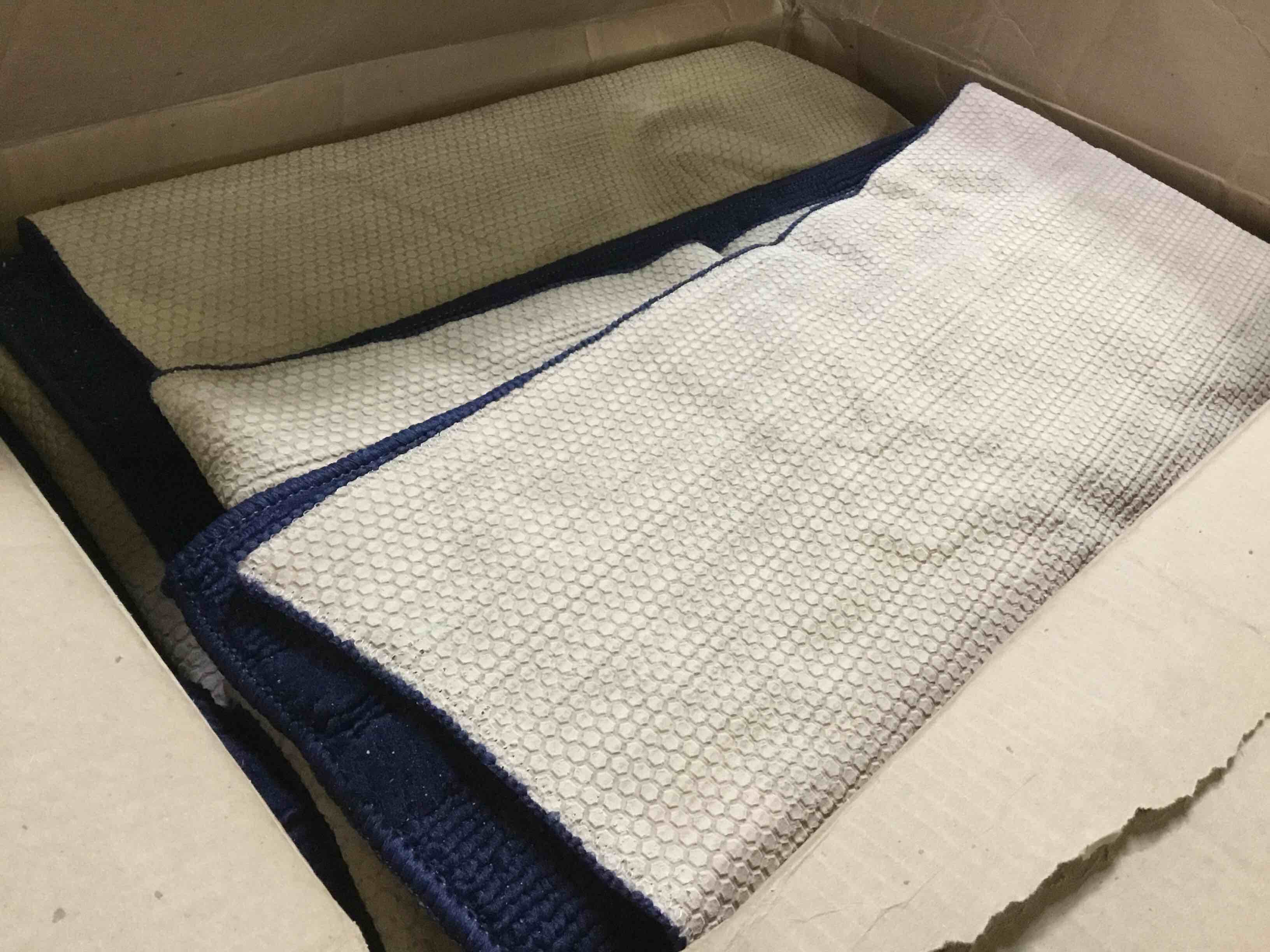 https://s3.amazonaws.com/lotting-images-prod/bidfta/BLU5484872_1700835638961.jpeg
