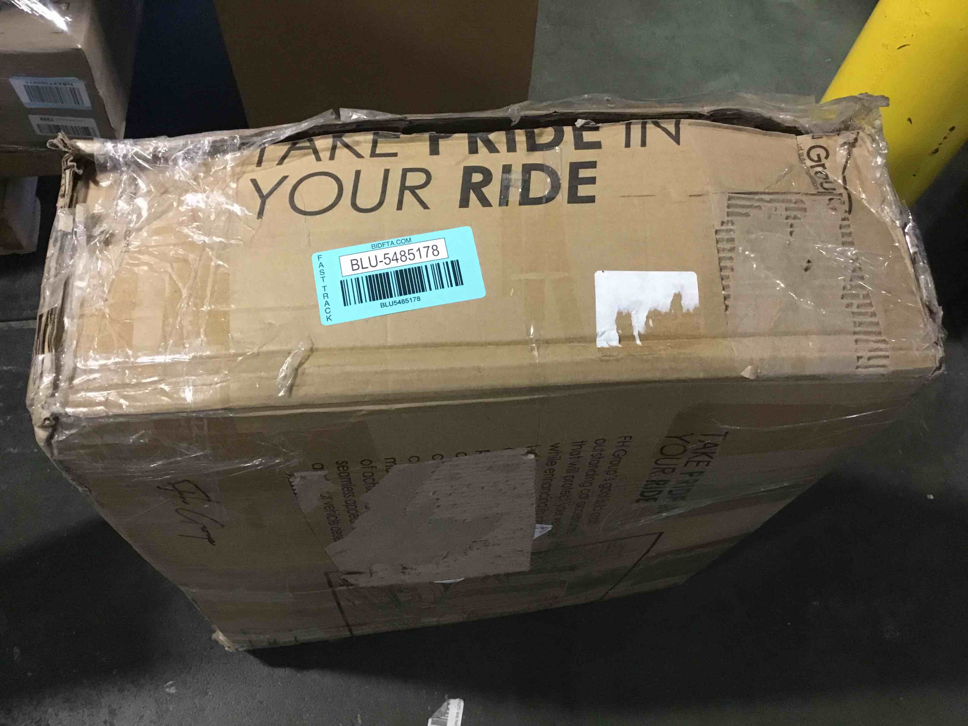 https://s3.amazonaws.com/lotting-images-prod/bidfta/BLU5485178_1701178275125.jpeg