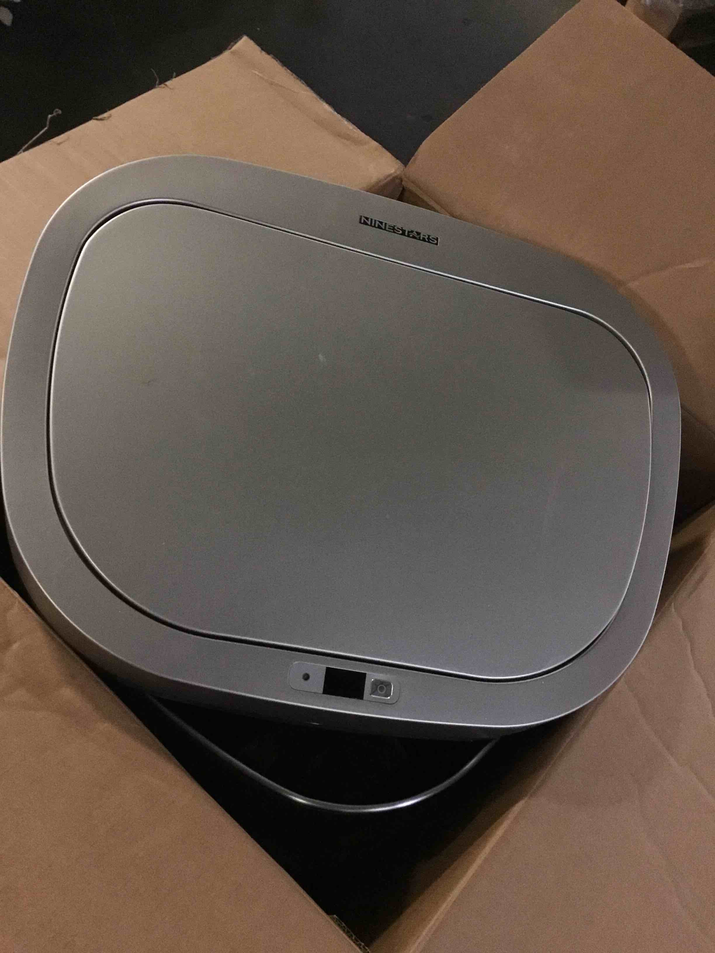https://s3.amazonaws.com/lotting-images-prod/bidfta/BLU5485218_1701187021275.jpeg