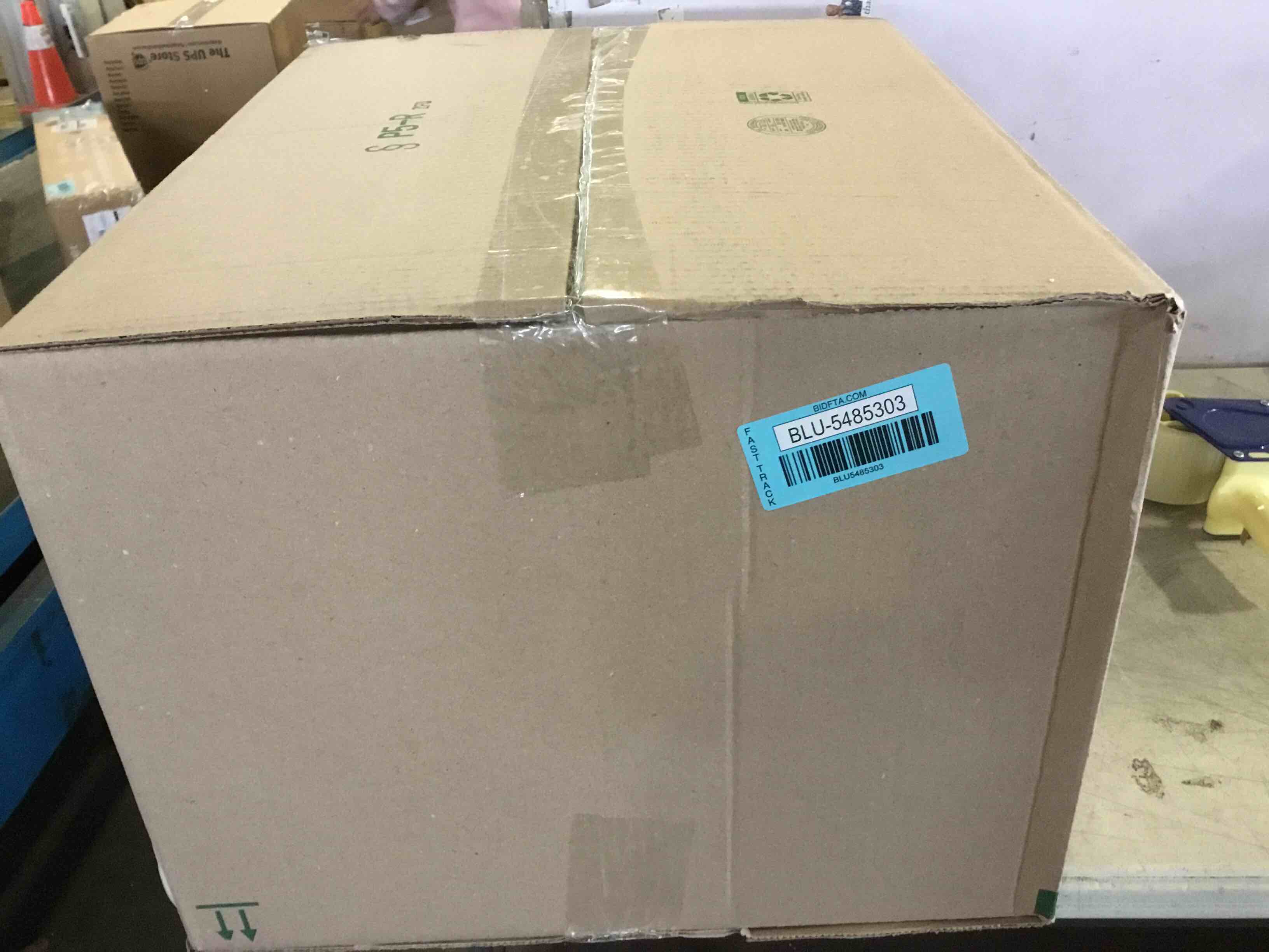 https://s3.amazonaws.com/lotting-images-prod/bidfta/BLU5485303_1701202955872.jpeg