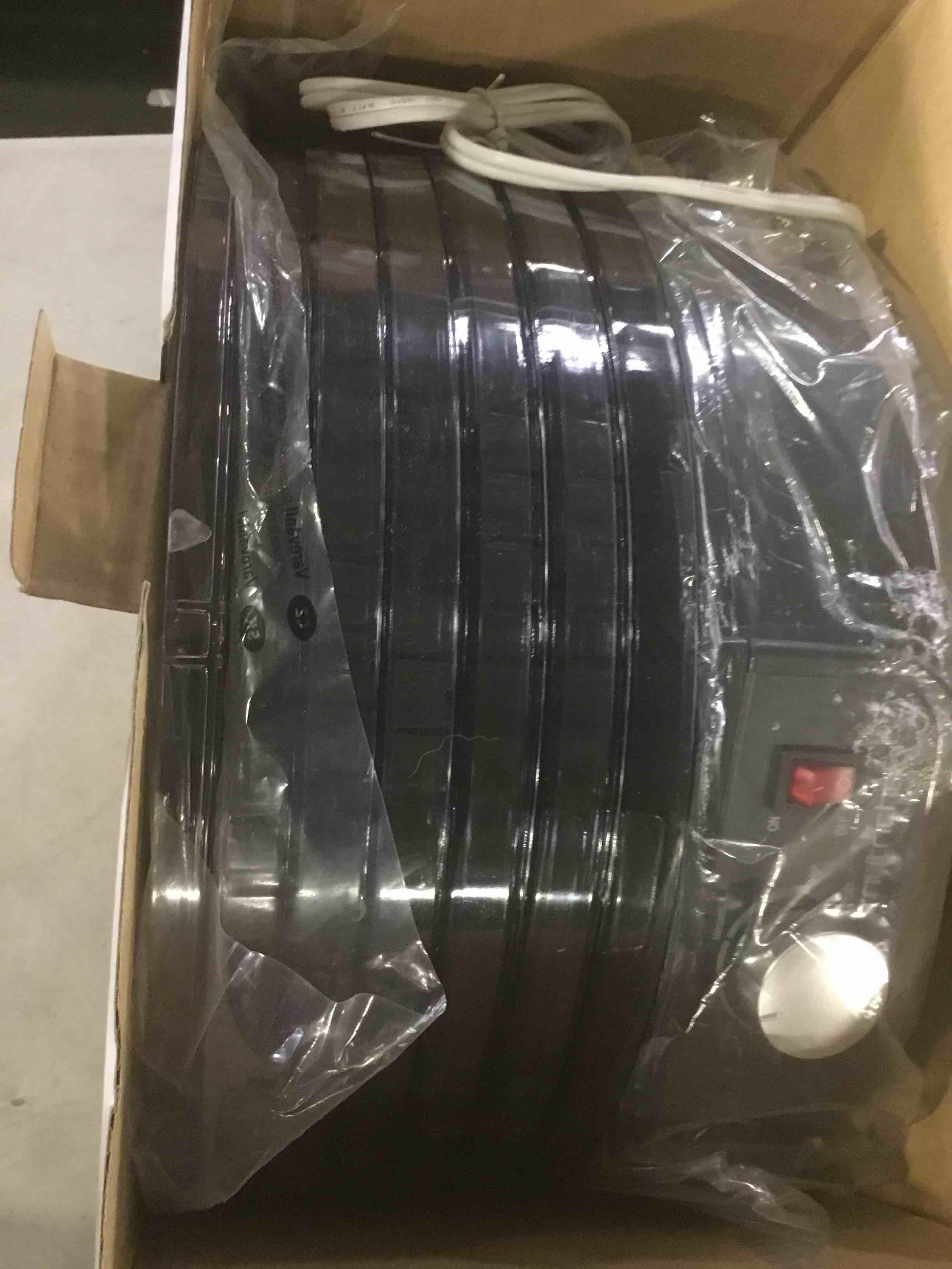https://s3.amazonaws.com/lotting-images-prod/bidfta/BLU5485936_1701717493695.jpeg