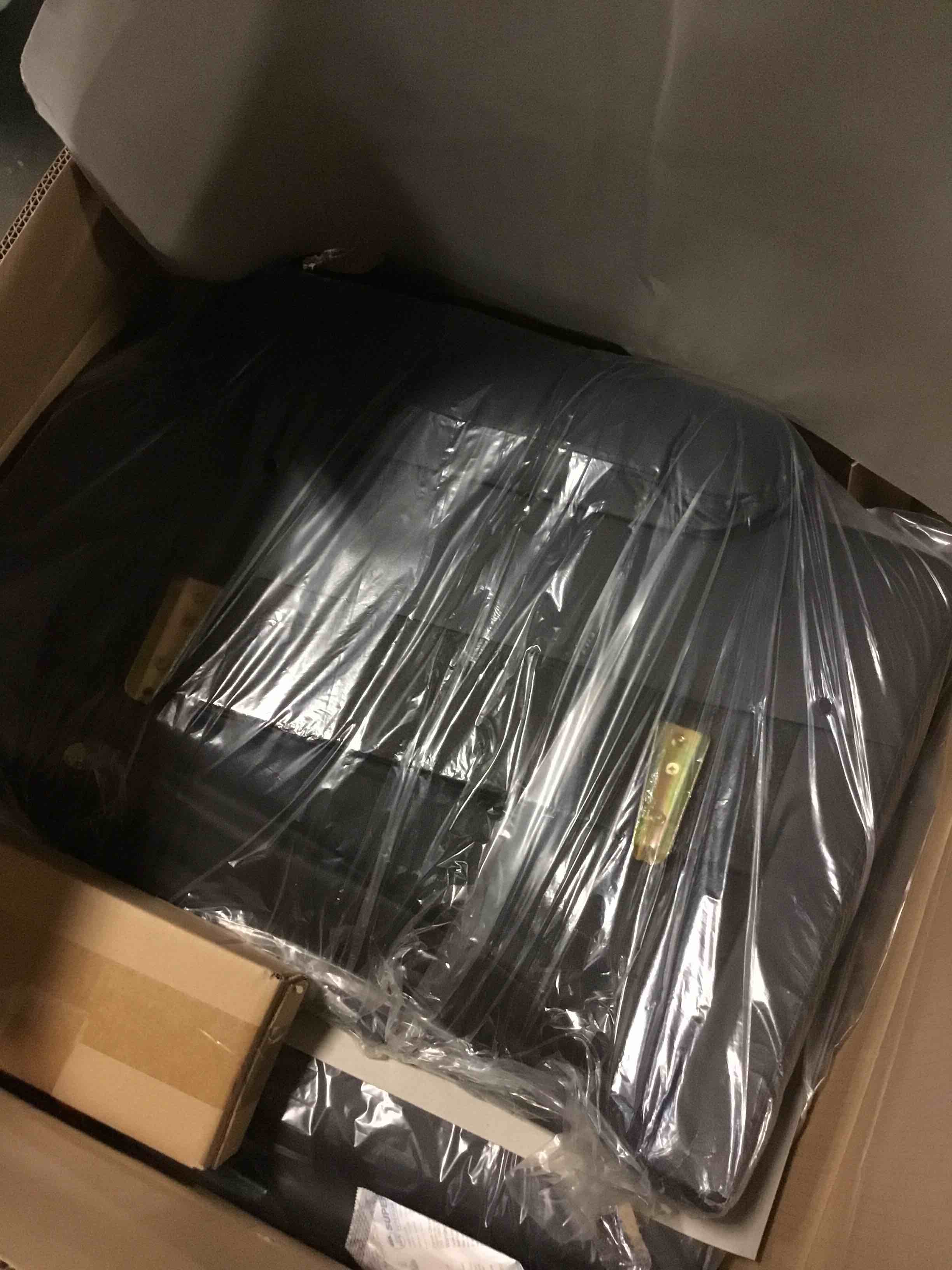 https://s3.amazonaws.com/lotting-images-prod/bidfta/BLU5486297_1700574821957.jpeg