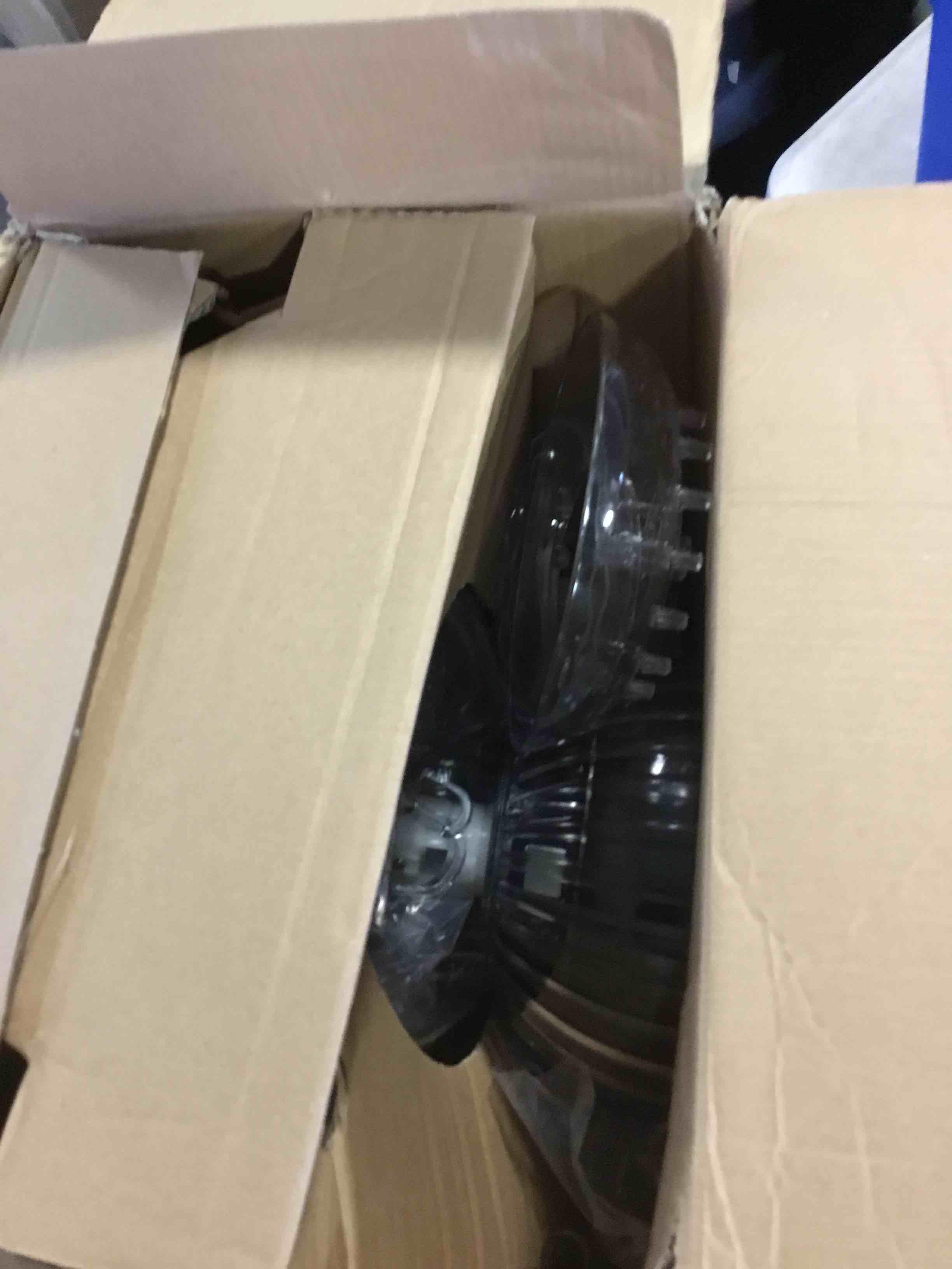 https://s3.amazonaws.com/lotting-images-prod/bidfta/BLU5486587_1700672149453.jpeg