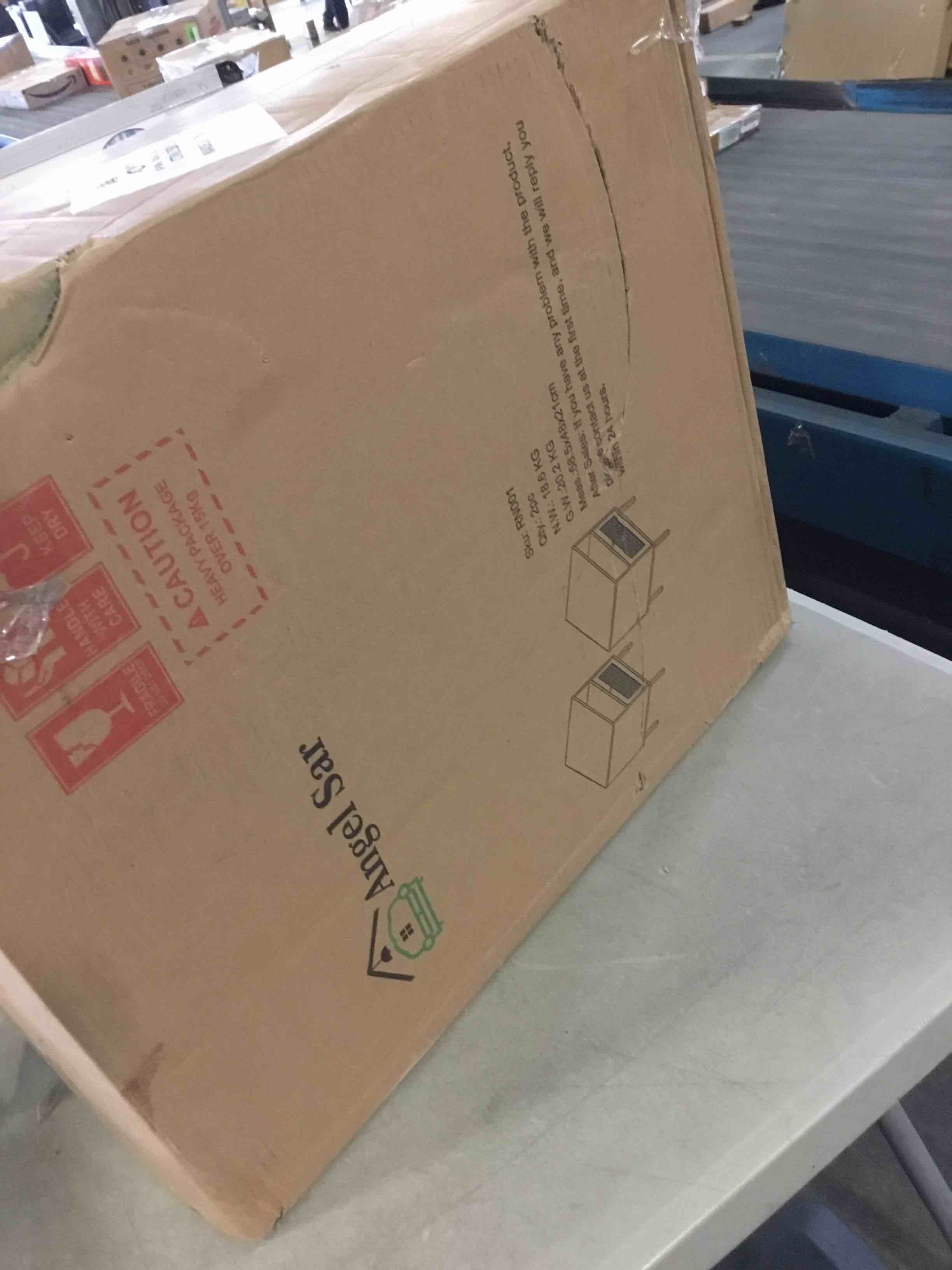 https://s3.amazonaws.com/lotting-images-prod/bidfta/BLU5486865_1700857402615.jpeg