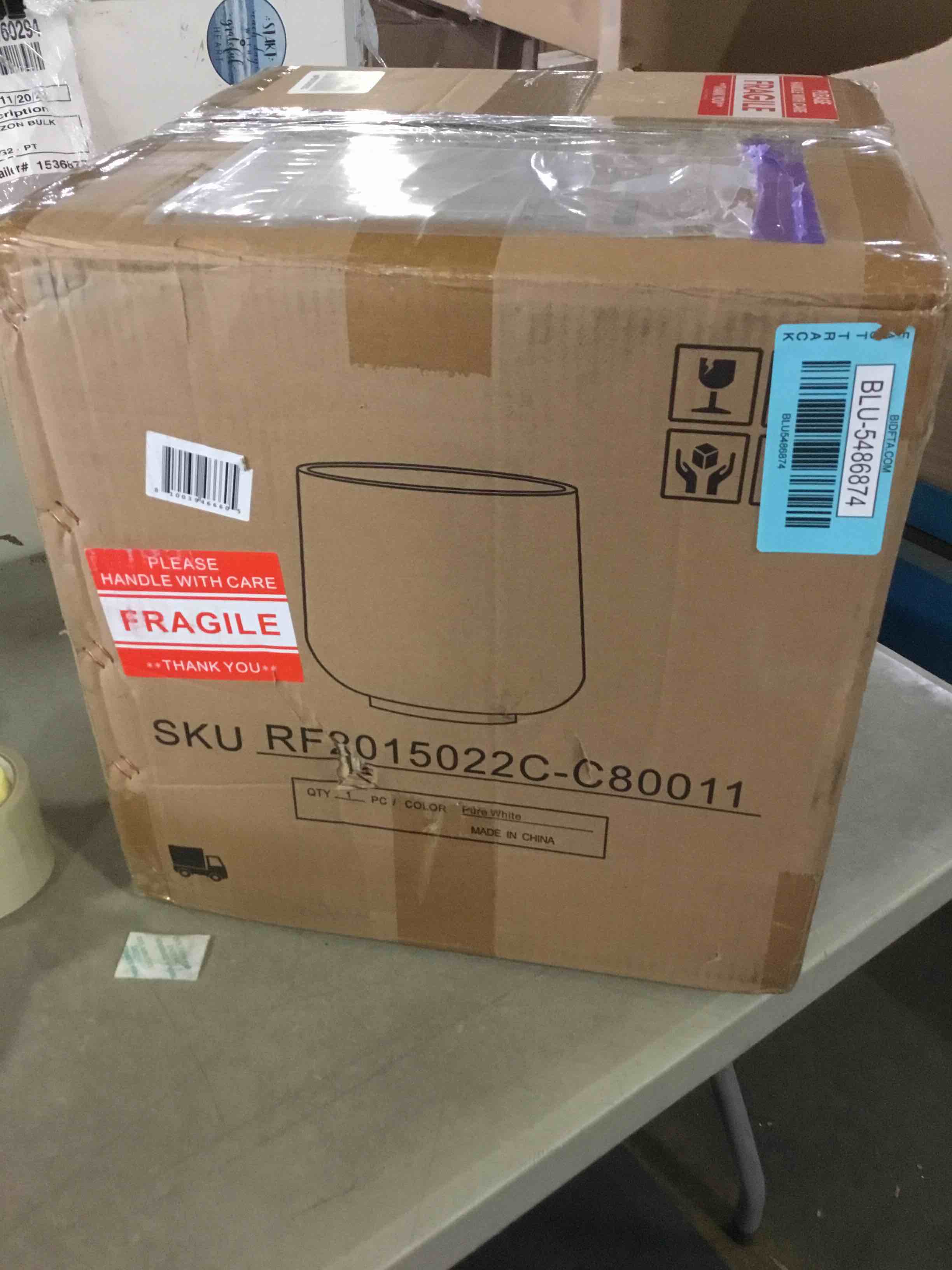 https://s3.amazonaws.com/lotting-images-prod/bidfta/BLU5486874_1700858389898.jpeg