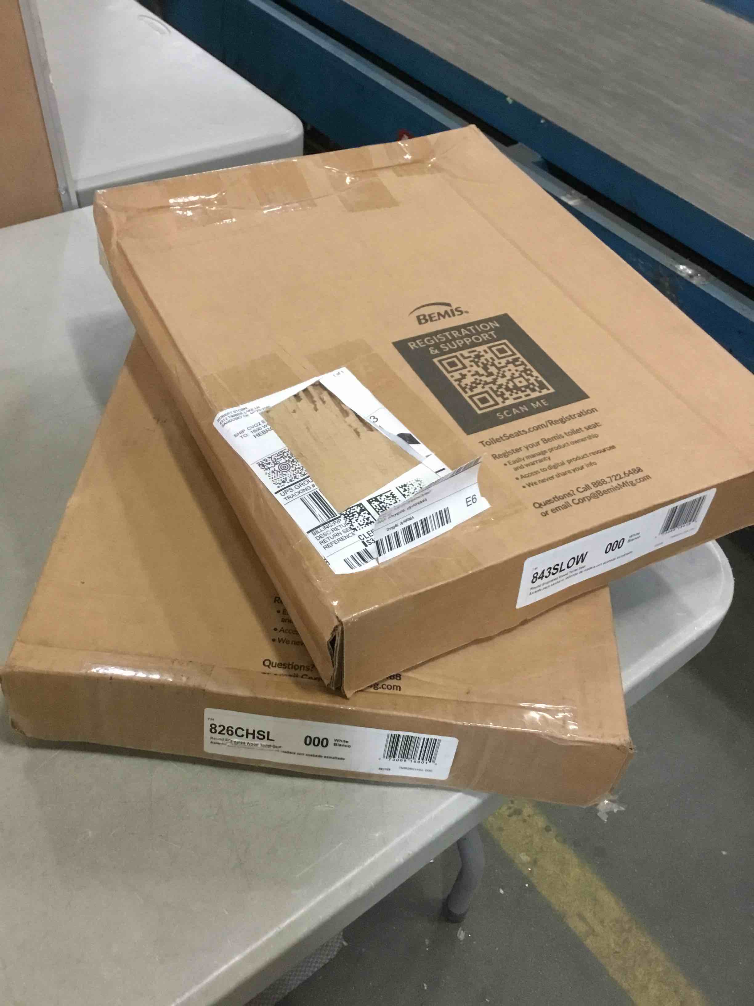 https://s3.amazonaws.com/lotting-images-prod/bidfta/BLU5487203_1701190420993.jpeg