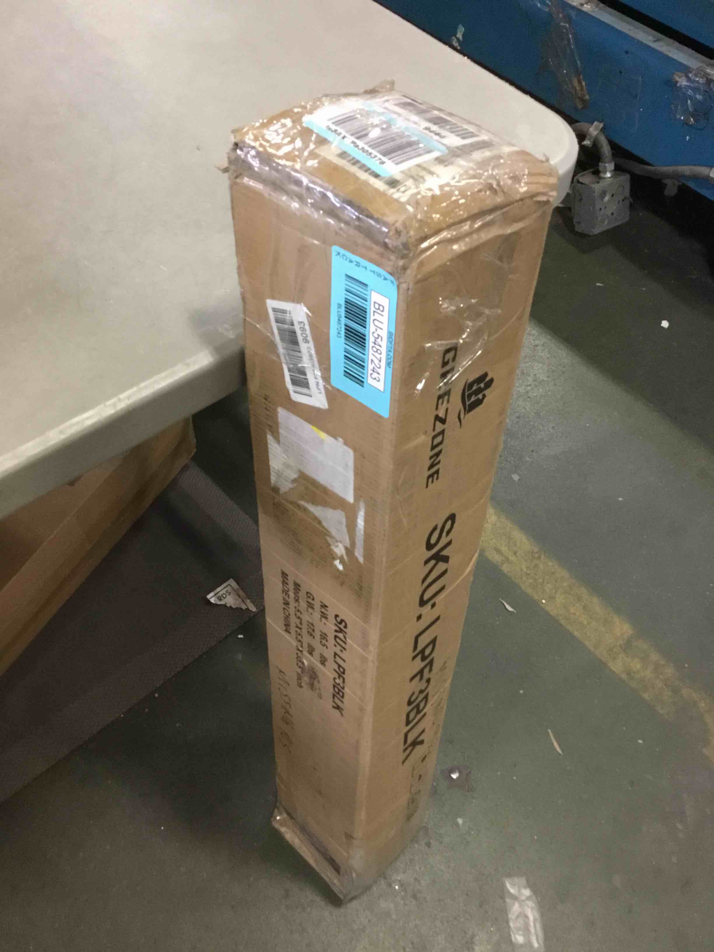https://s3.amazonaws.com/lotting-images-prod/bidfta/BLU5487243_1701198474047.jpeg