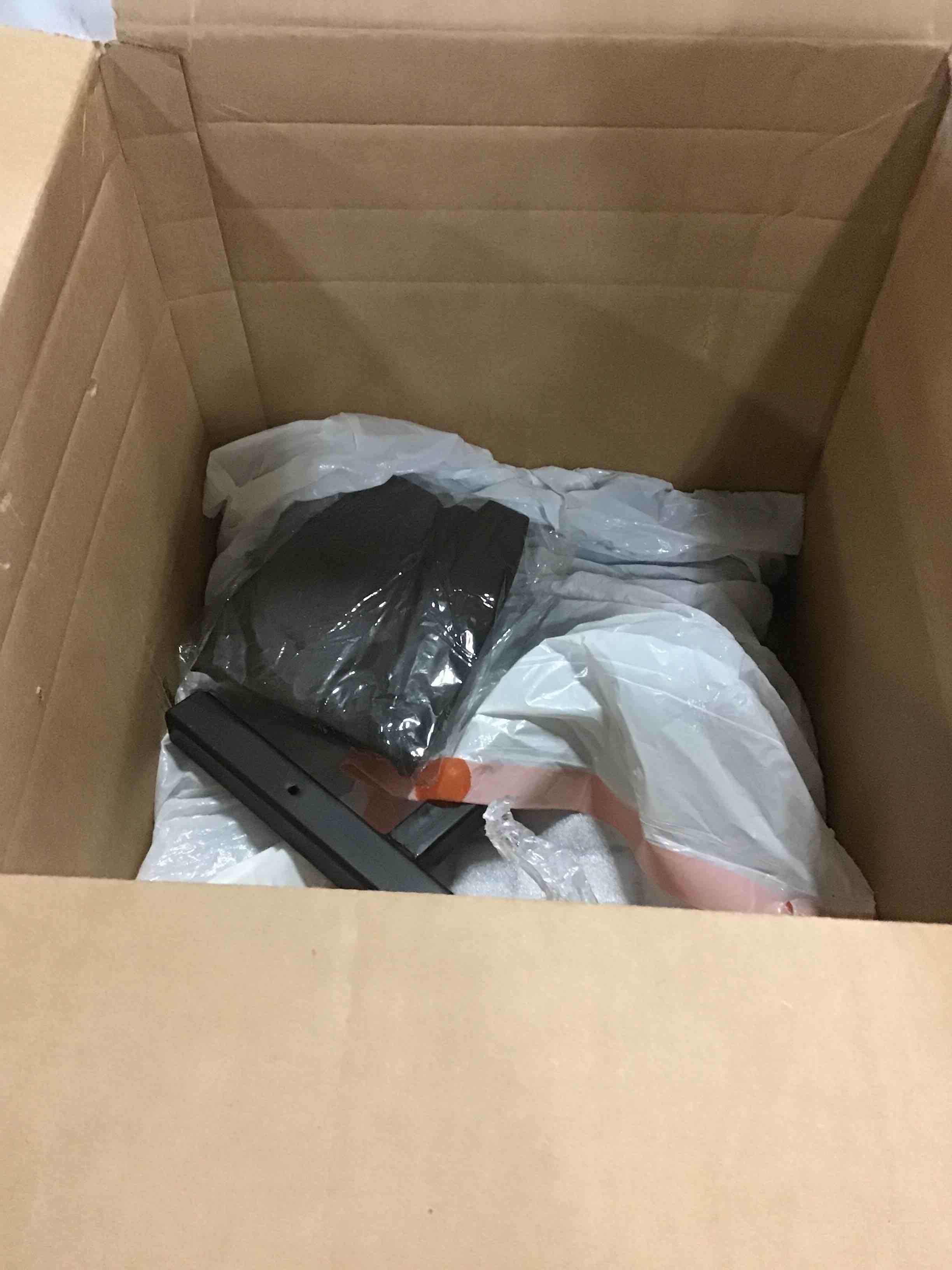 https://s3.amazonaws.com/lotting-images-prod/bidfta/BLU5487853_1700167521120.jpeg