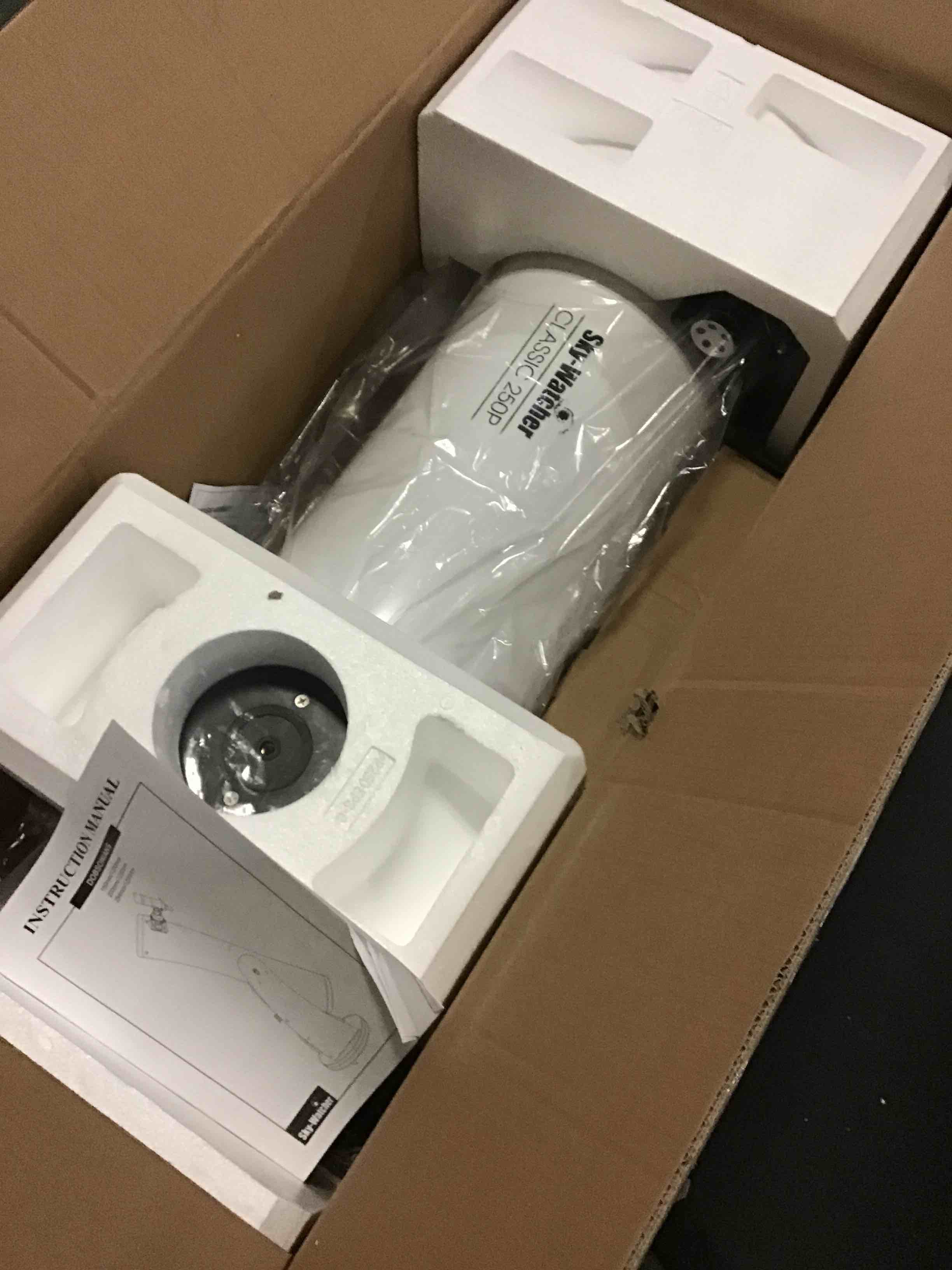 https://s3.amazonaws.com/lotting-images-prod/bidfta/BLU5488033_1700252348590.jpeg