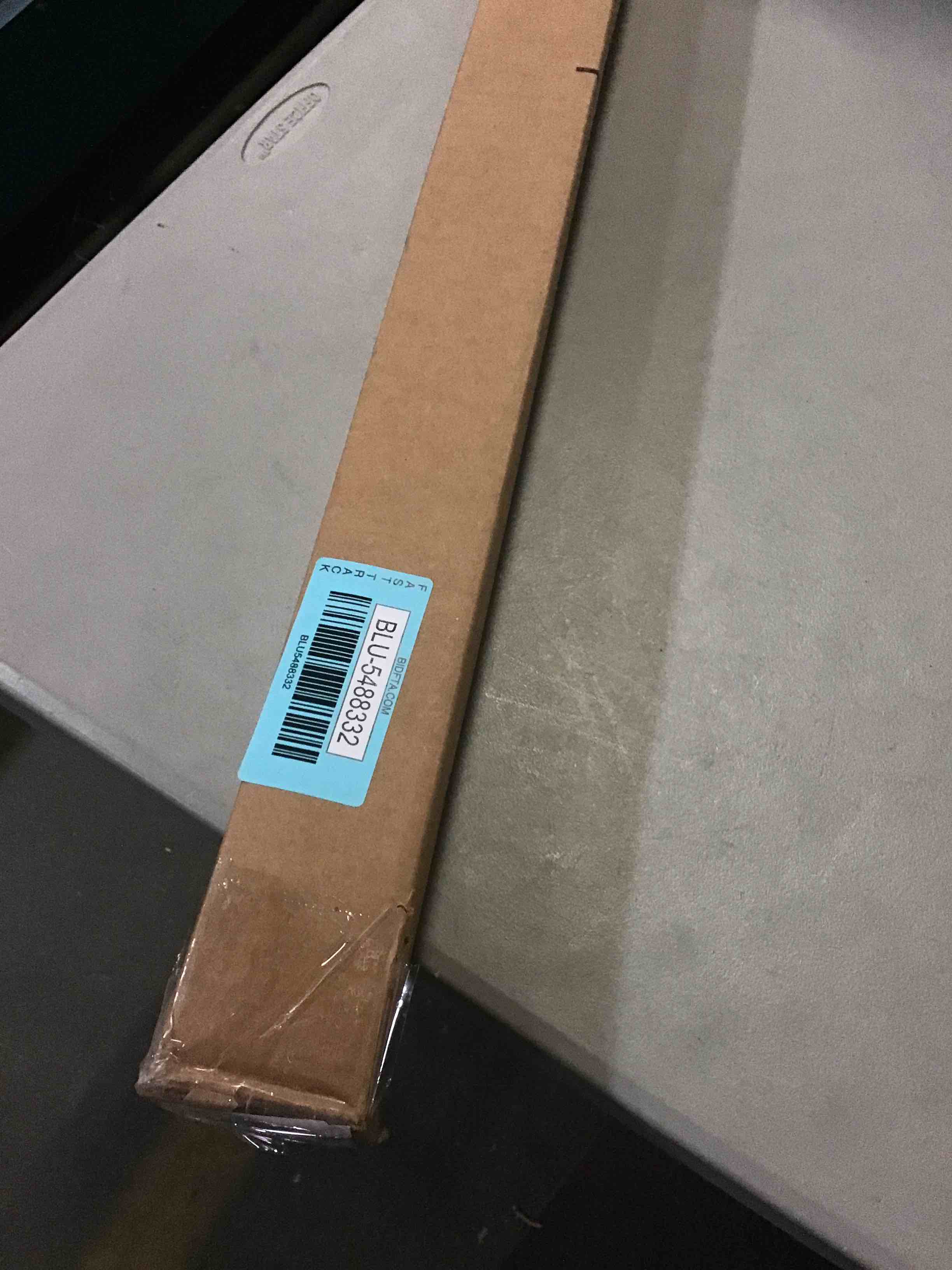 https://s3.amazonaws.com/lotting-images-prod/bidfta/BLU5488332_1700581739285.jpeg