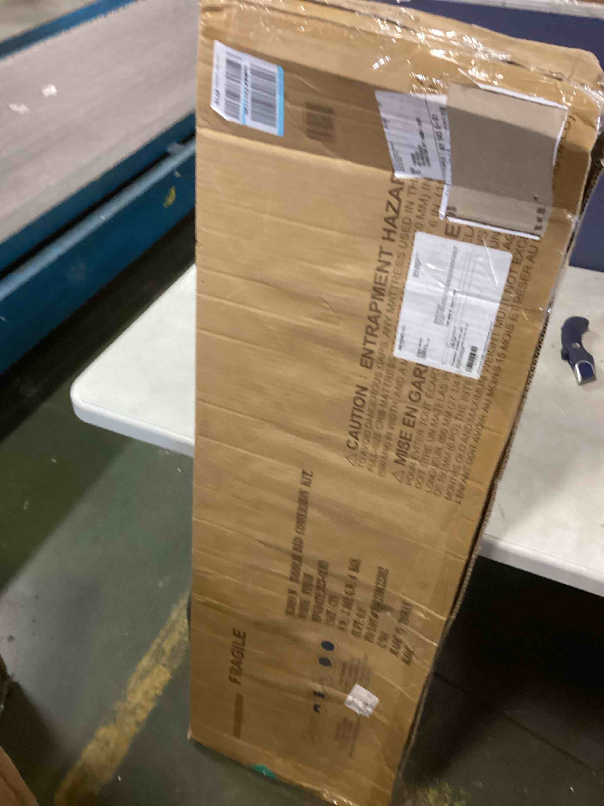 https://s3.amazonaws.com/lotting-images-prod/bidfta/BLU5488942_1699970174950.jpeg