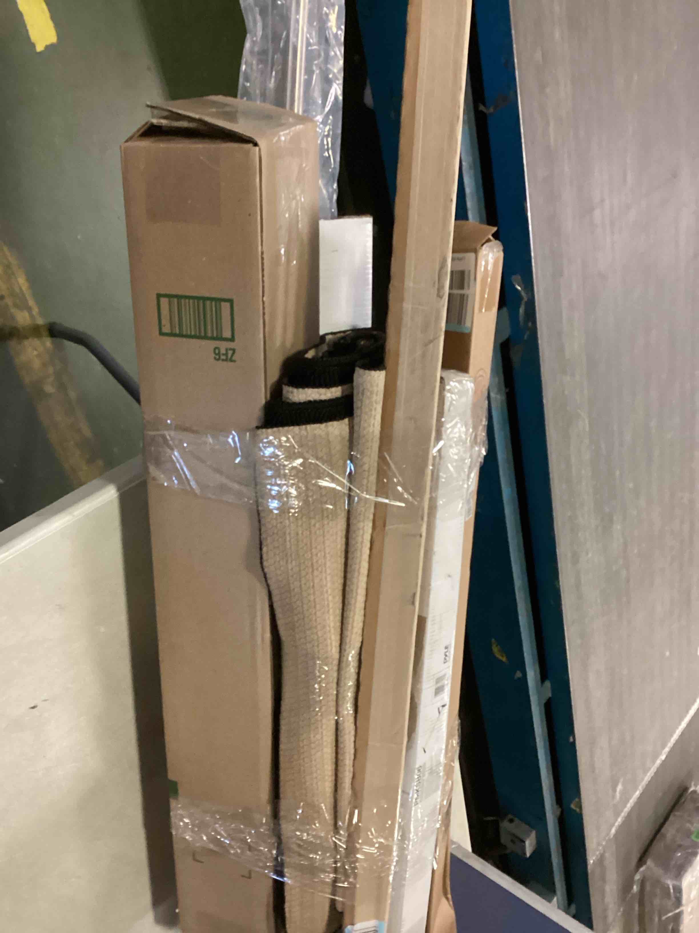 https://s3.amazonaws.com/lotting-images-prod/bidfta/BLU5489044_1699985874456.jpeg