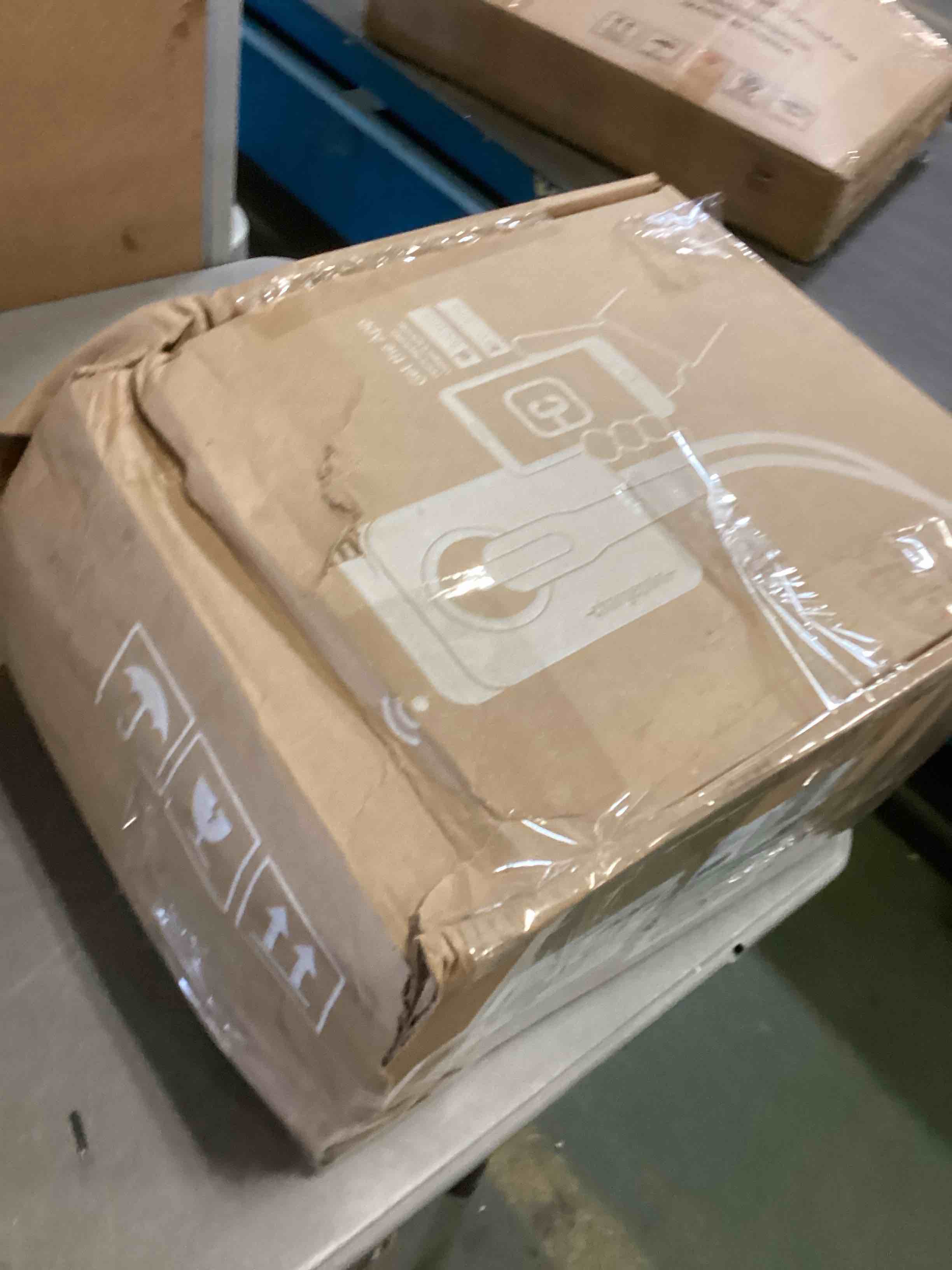 https://s3.amazonaws.com/lotting-images-prod/bidfta/BLU5489144_1700055795669.jpeg