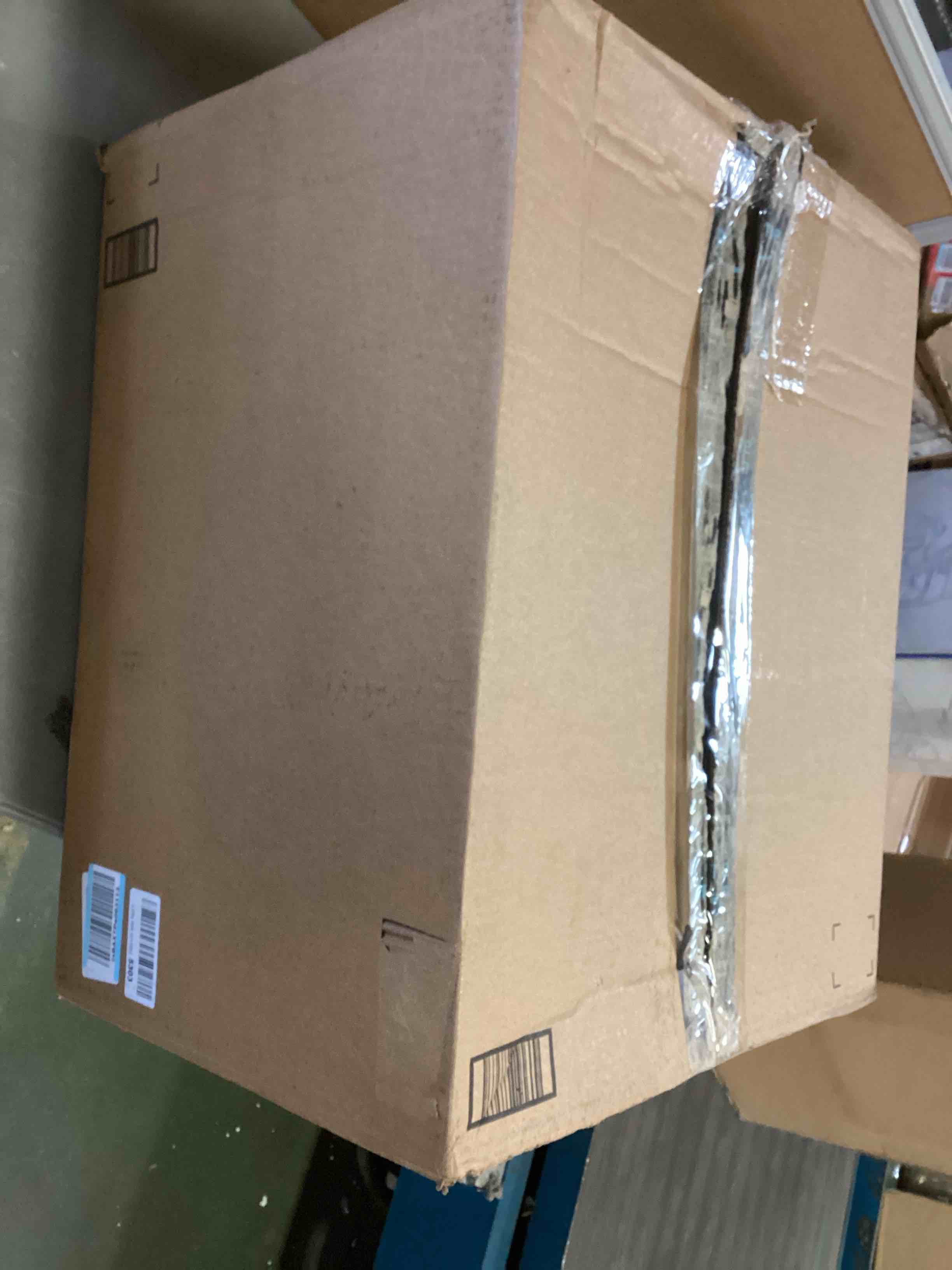 https://s3.amazonaws.com/lotting-images-prod/bidfta/BLU5489292_1700074536009.jpeg