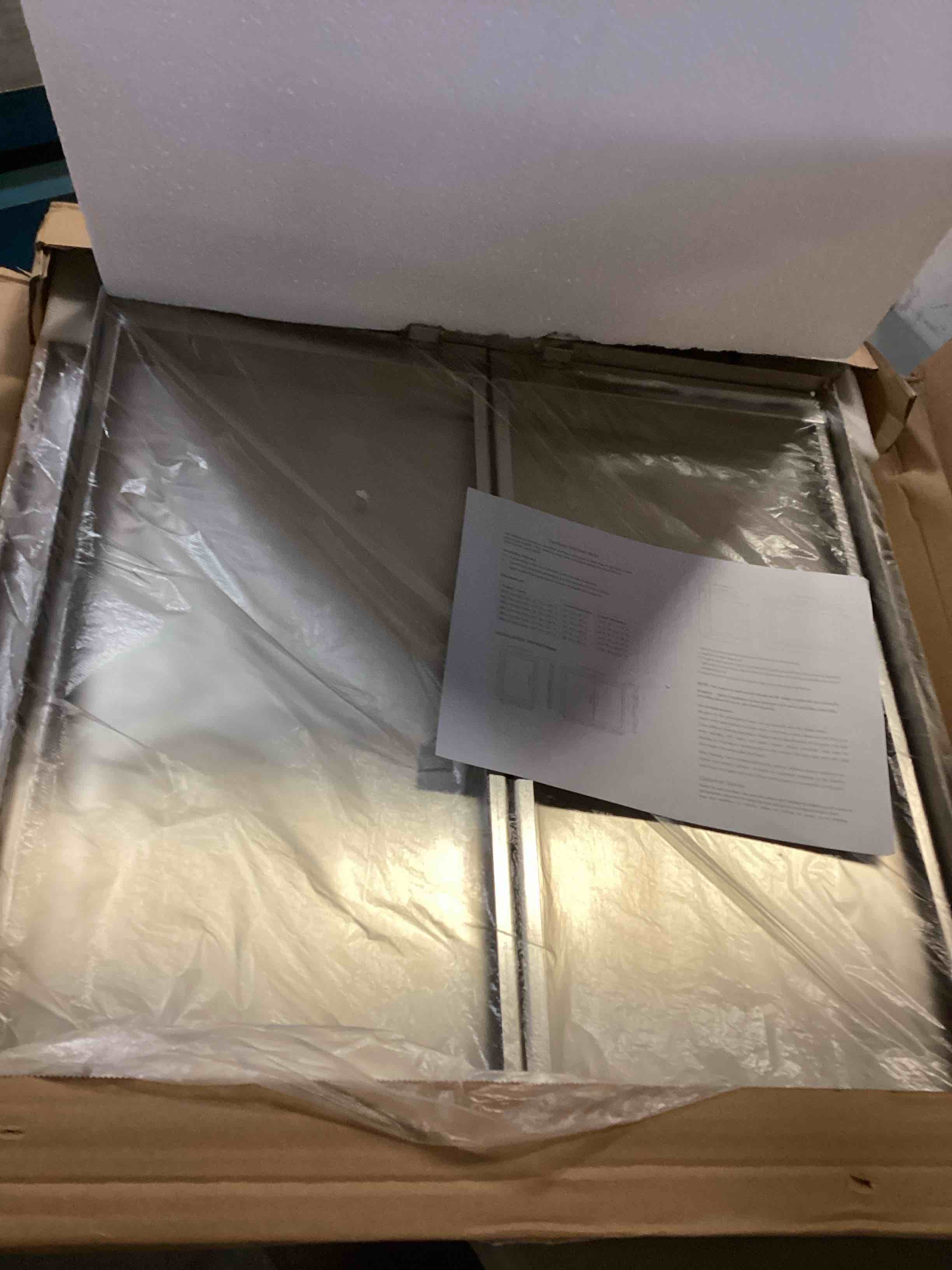 https://s3.amazonaws.com/lotting-images-prod/bidfta/BLU5489404_1700143075383.jpeg