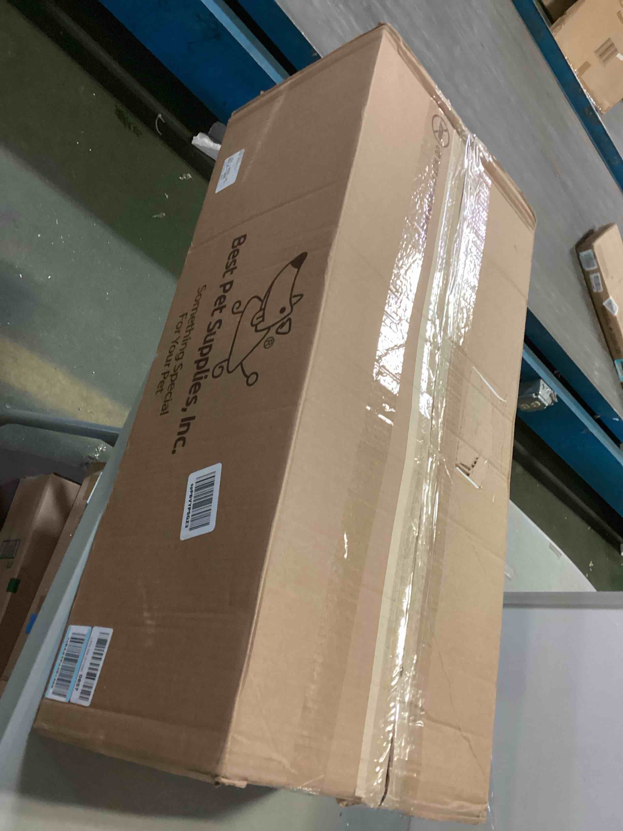 https://s3.amazonaws.com/lotting-images-prod/bidfta/BLU5489449_1700148149077.jpeg
