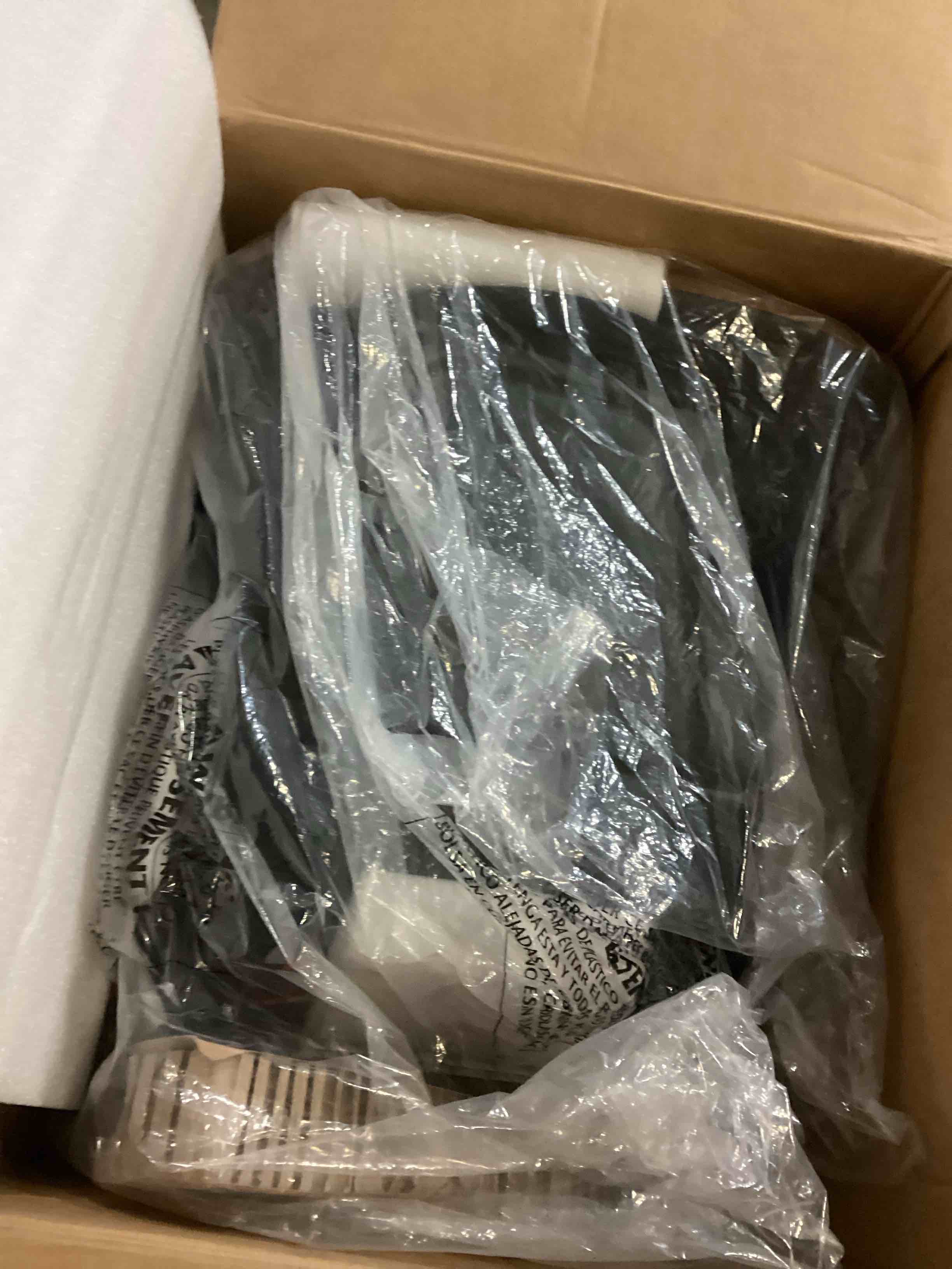 https://s3.amazonaws.com/lotting-images-prod/bidfta/BLU5489475_1700150704424.jpeg