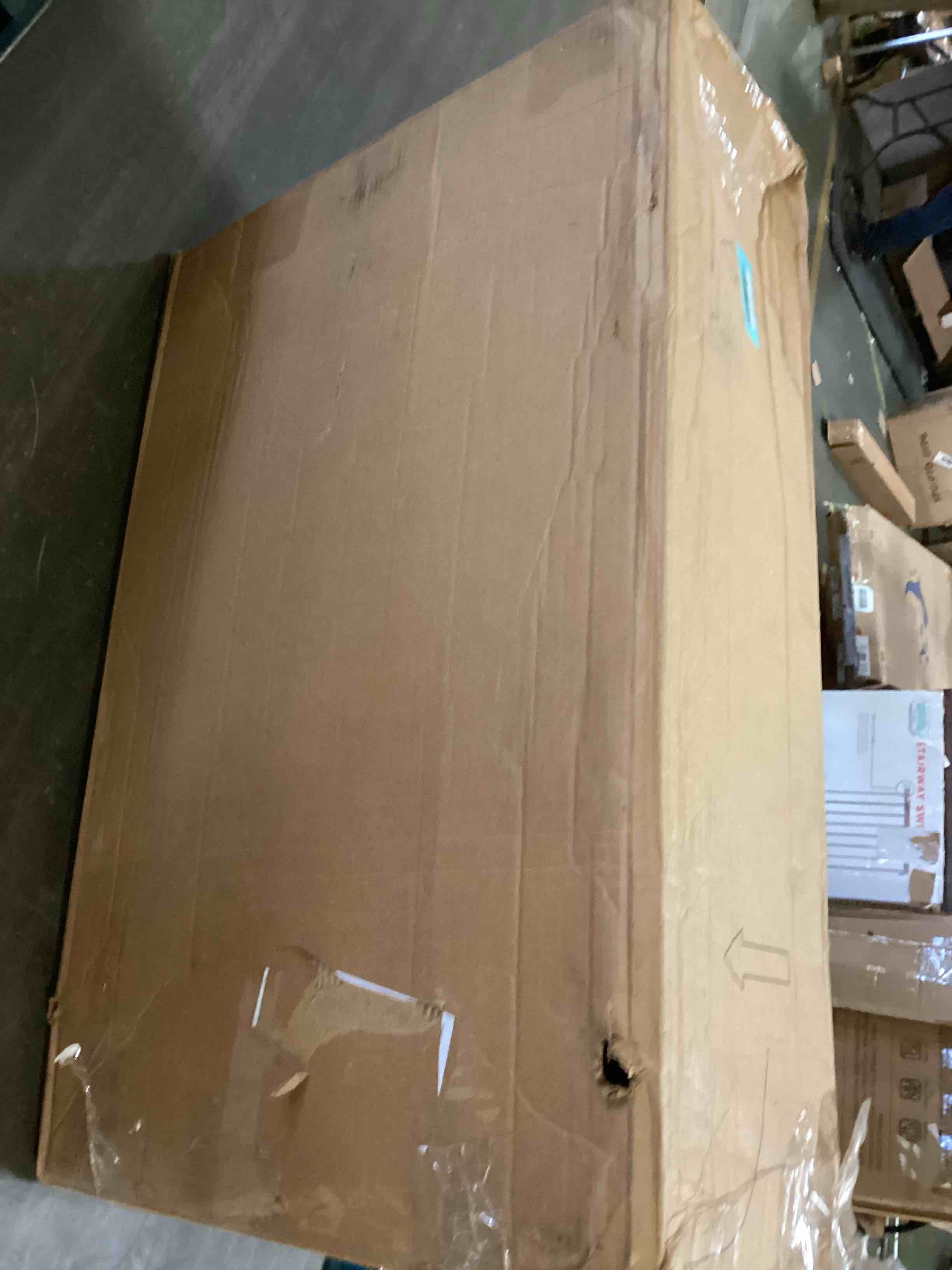 https://s3.amazonaws.com/lotting-images-prod/bidfta/BLU5489515_1700158588403.jpeg