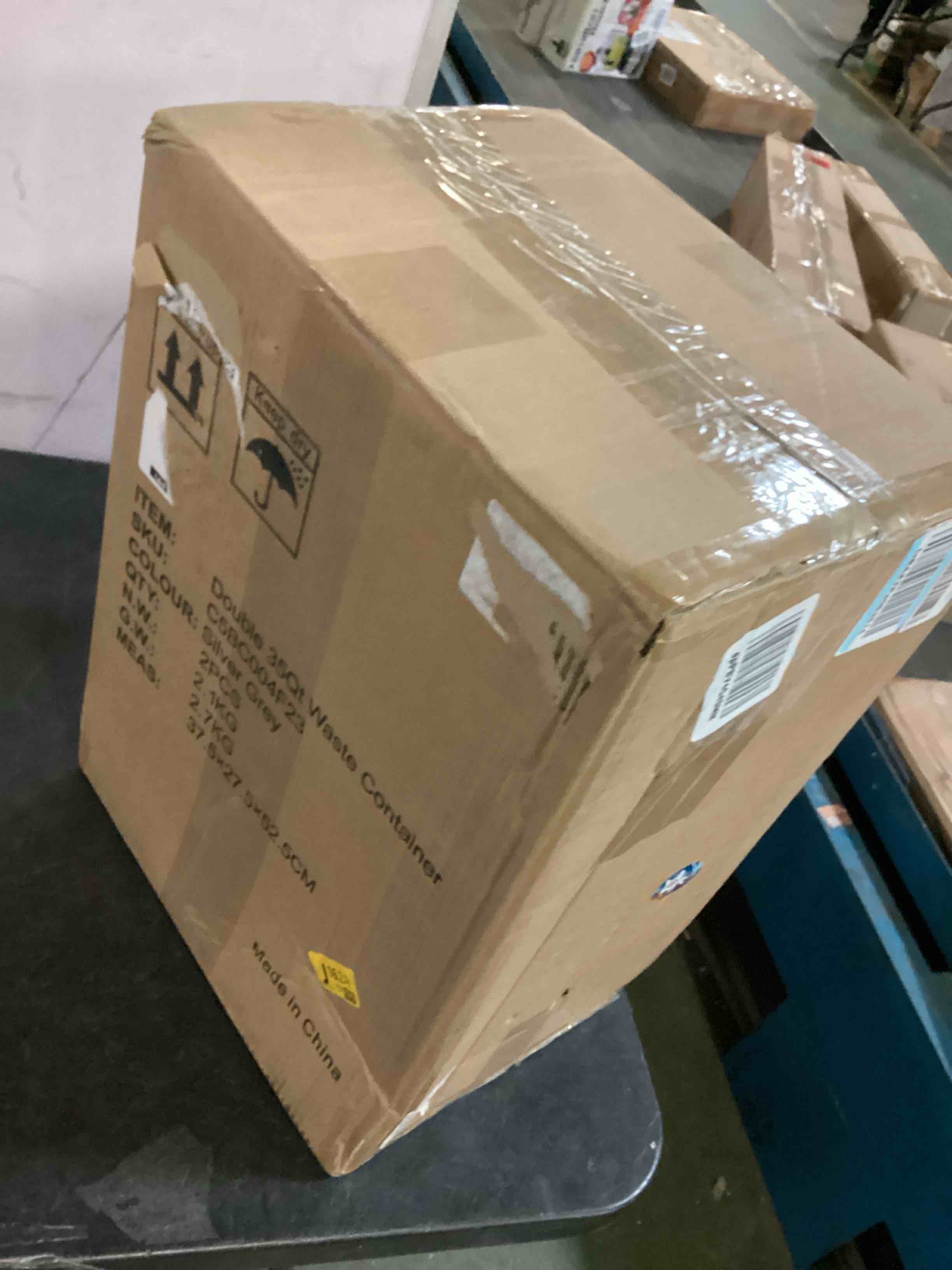 https://s3.amazonaws.com/lotting-images-prod/bidfta/BLU5489645_1700230151274.jpeg