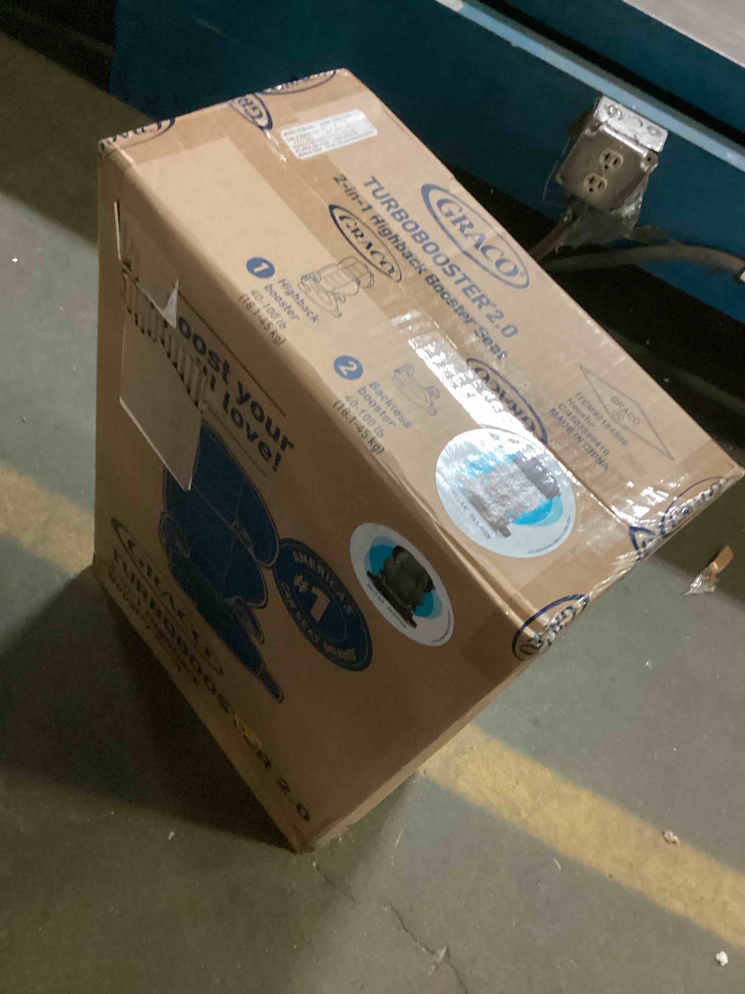 https://s3.amazonaws.com/lotting-images-prod/bidfta/BLU5489766_1700248206562.jpeg