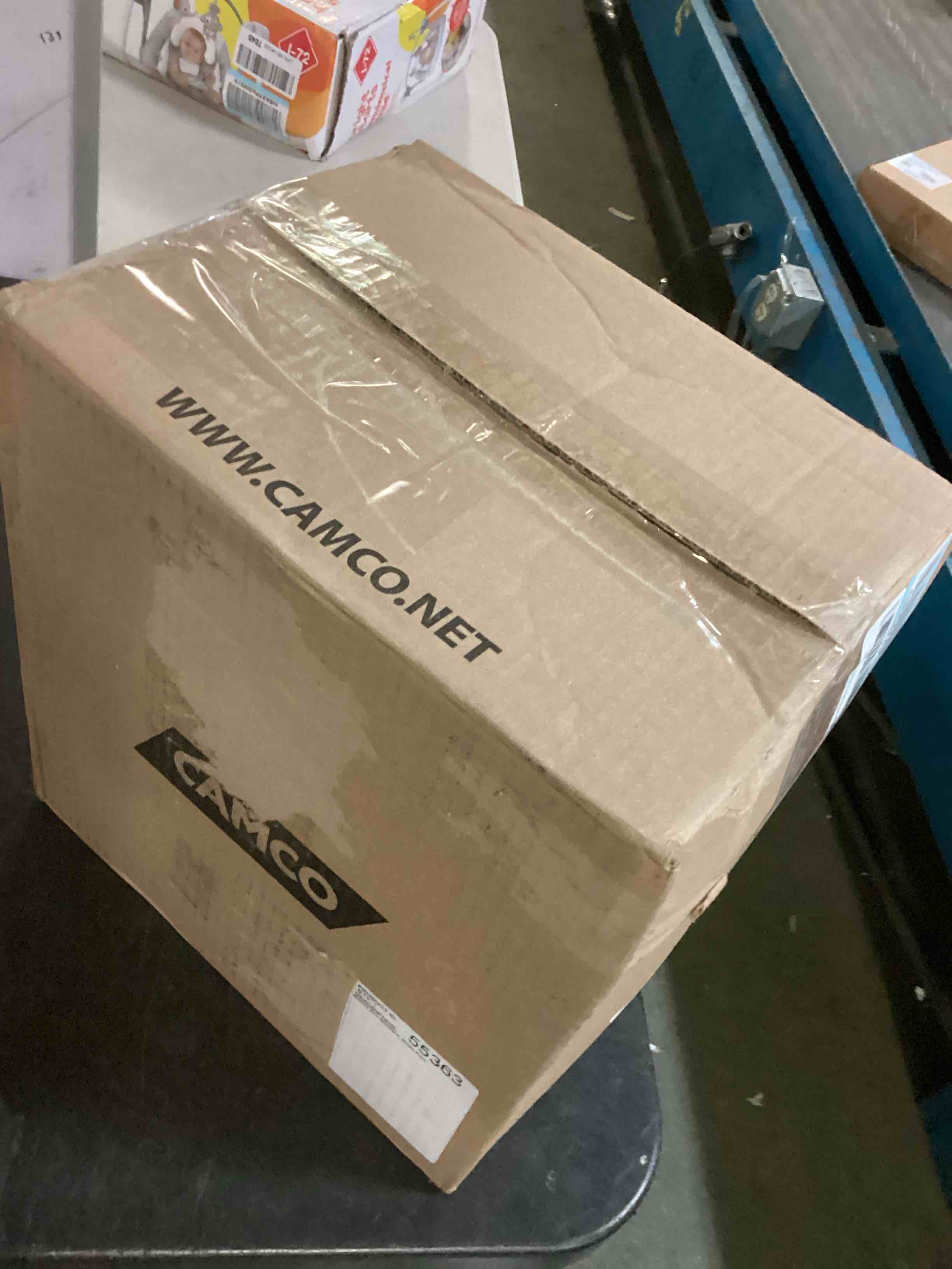 https://s3.amazonaws.com/lotting-images-prod/bidfta/BLU5489780_1700249978738.jpeg