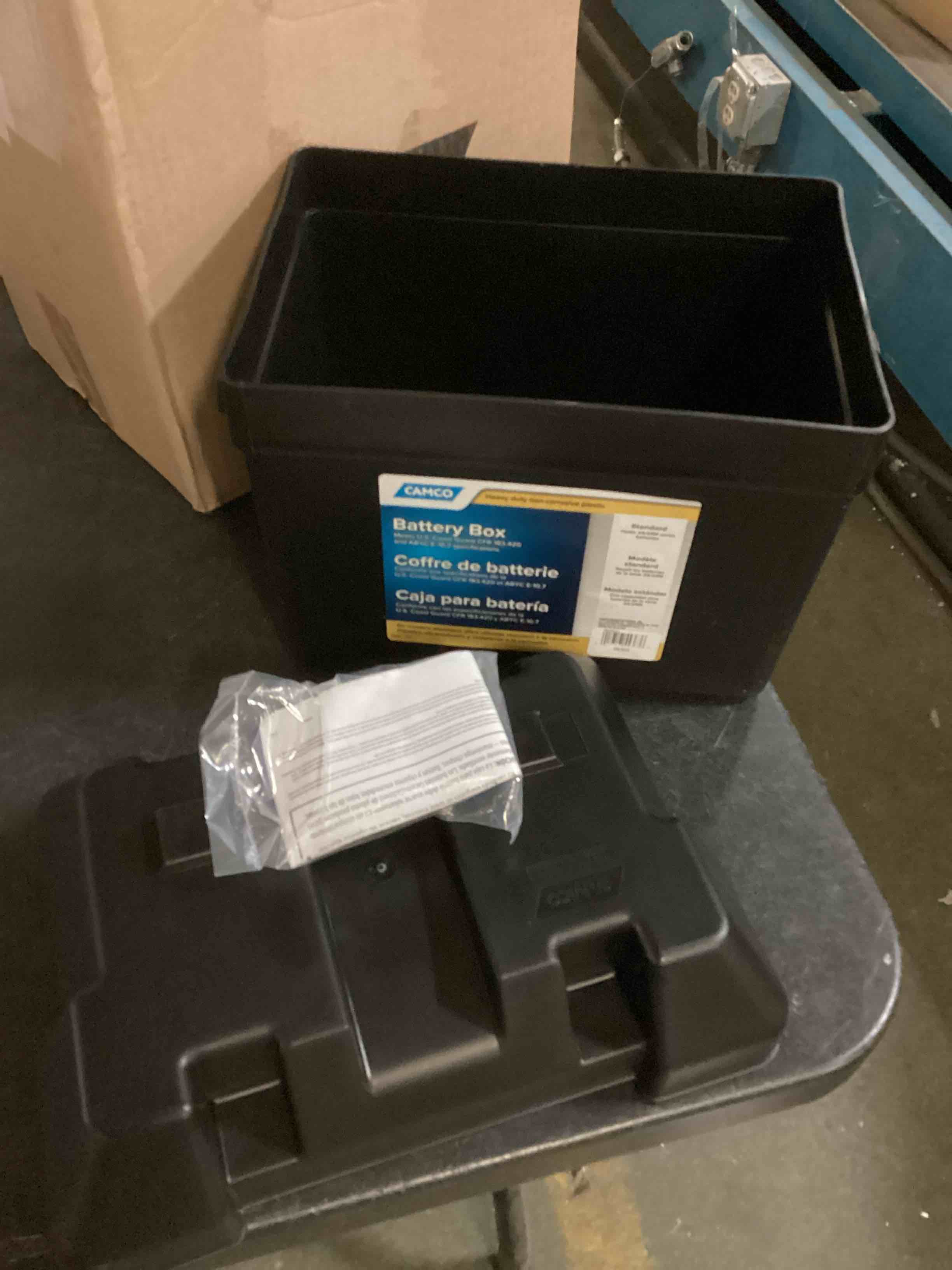 https://s3.amazonaws.com/lotting-images-prod/bidfta/BLU5489780_1700250008565.jpeg