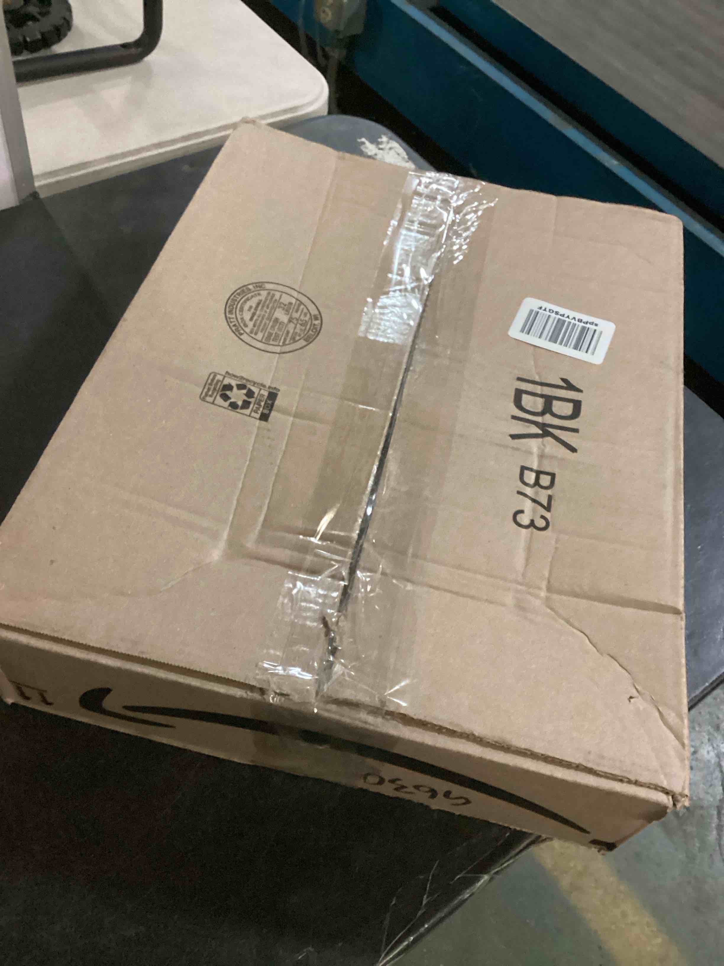 https://s3.amazonaws.com/lotting-images-prod/bidfta/BLU5489790_1700253361219.jpeg
