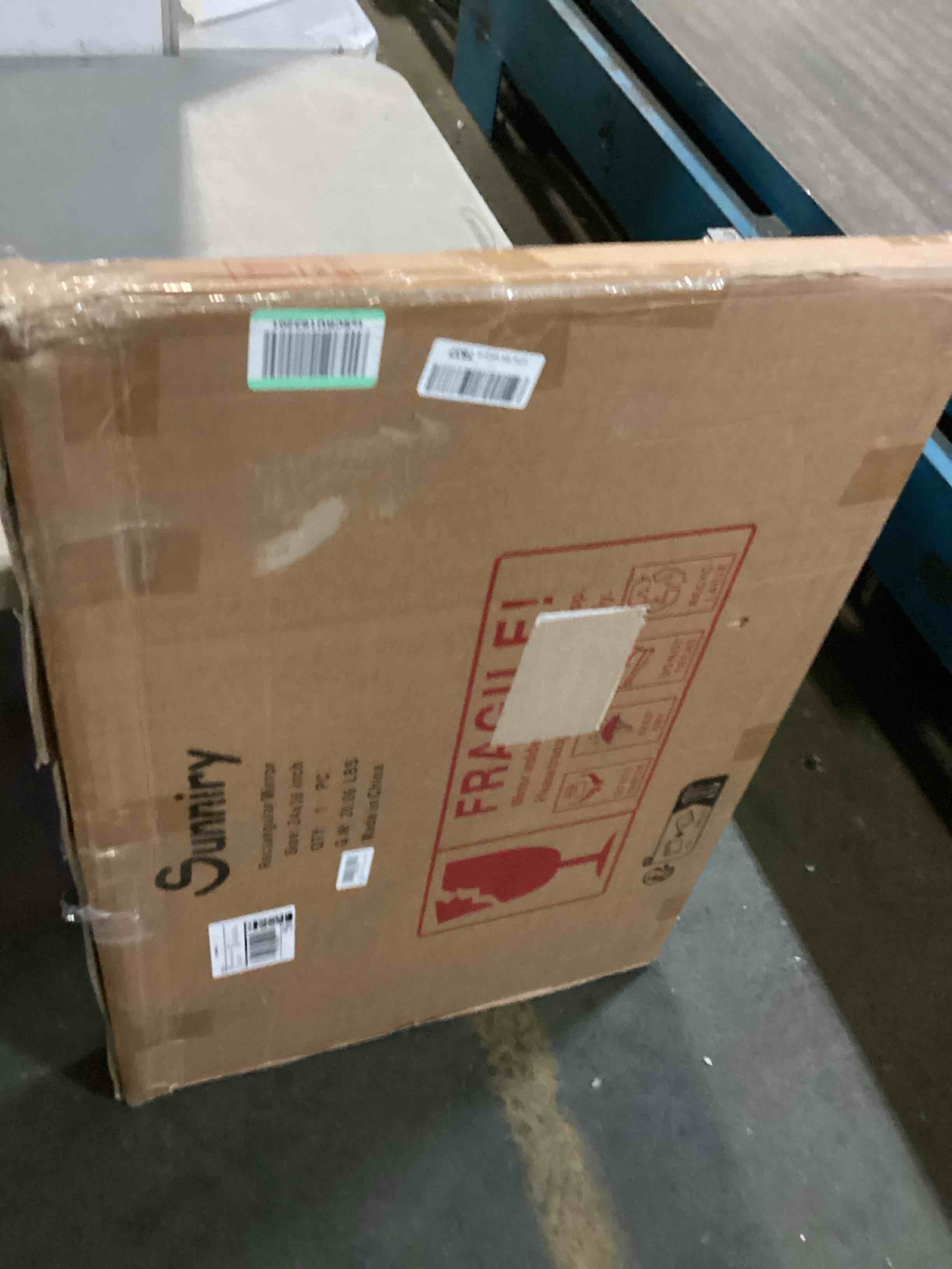 https://s3.amazonaws.com/lotting-images-prod/bidfta/BLU5490059_1700574188667.jpeg