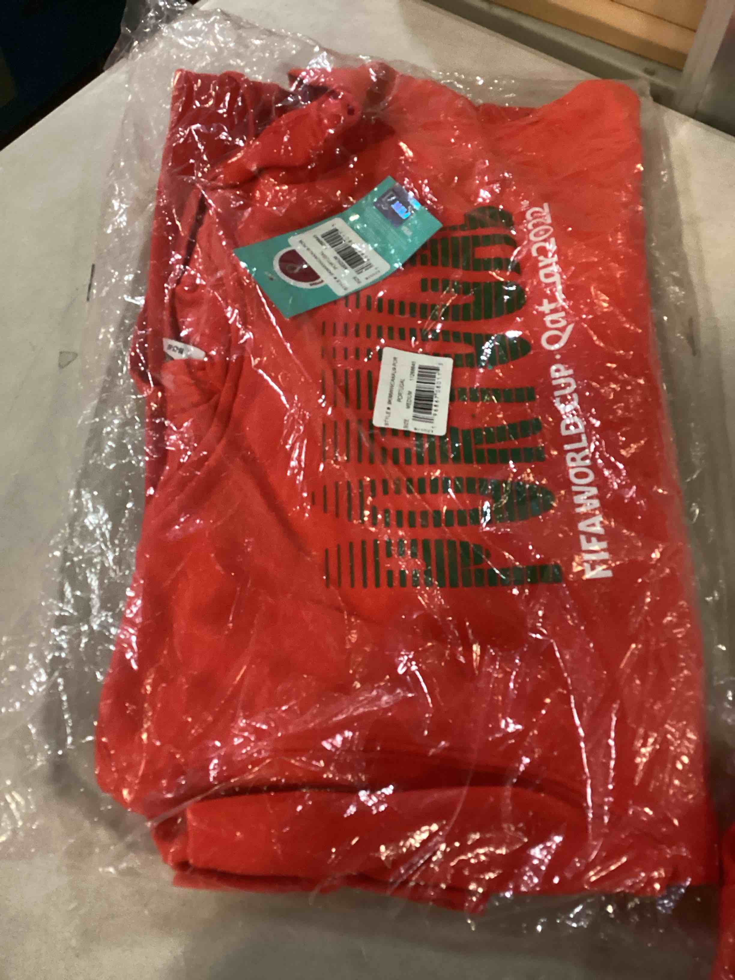 https://s3.amazonaws.com/lotting-images-prod/bidfta/BLU5490400_1700669219158.jpeg