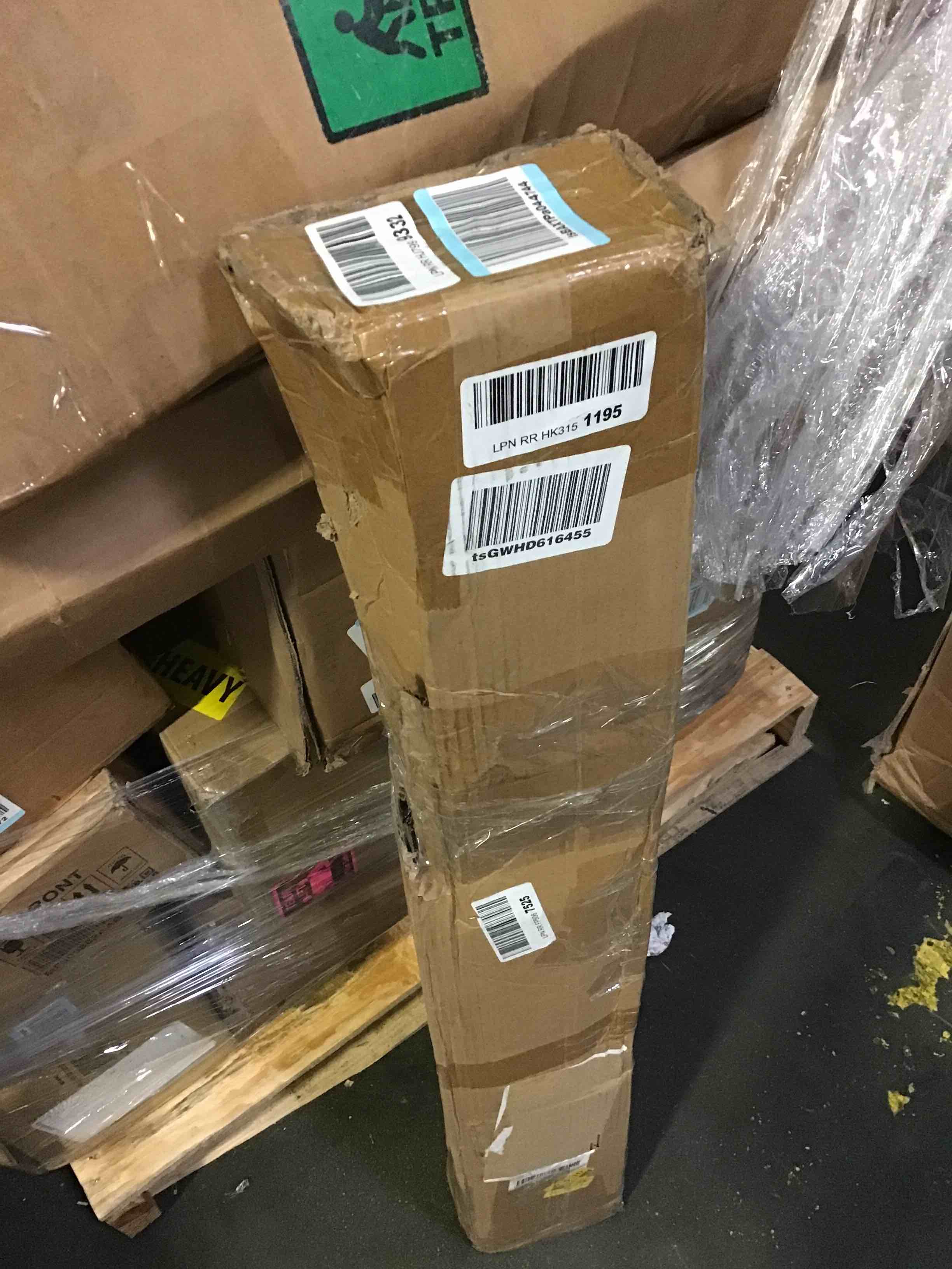 https://s3.amazonaws.com/lotting-images-prod/bidfta/BLU5490580_1700508246886.jpeg