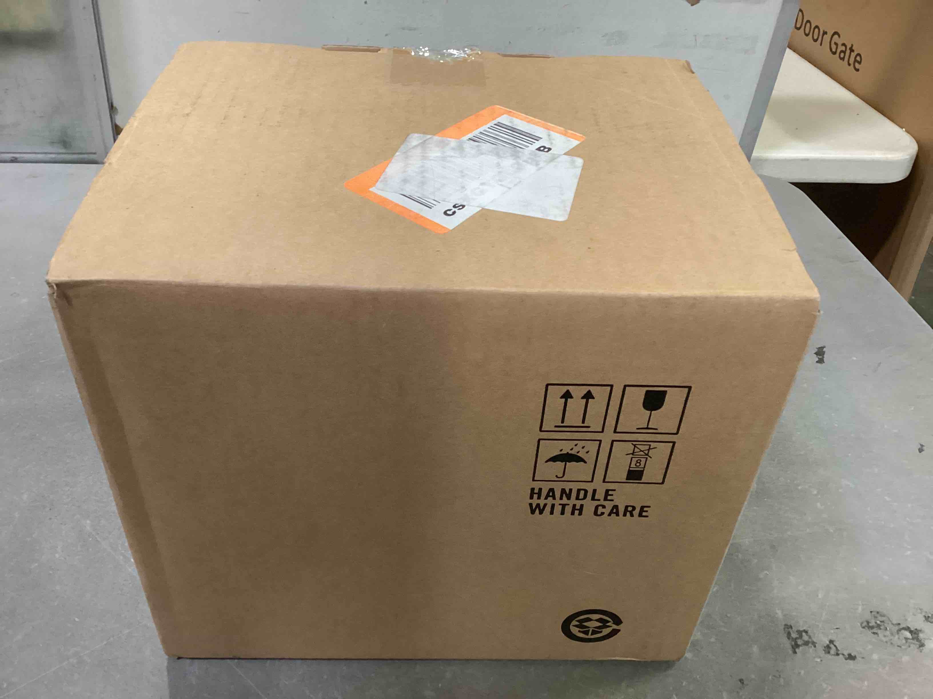 https://s3.amazonaws.com/lotting-images-prod/bidfta/BLU5491437_1701361685658.jpeg