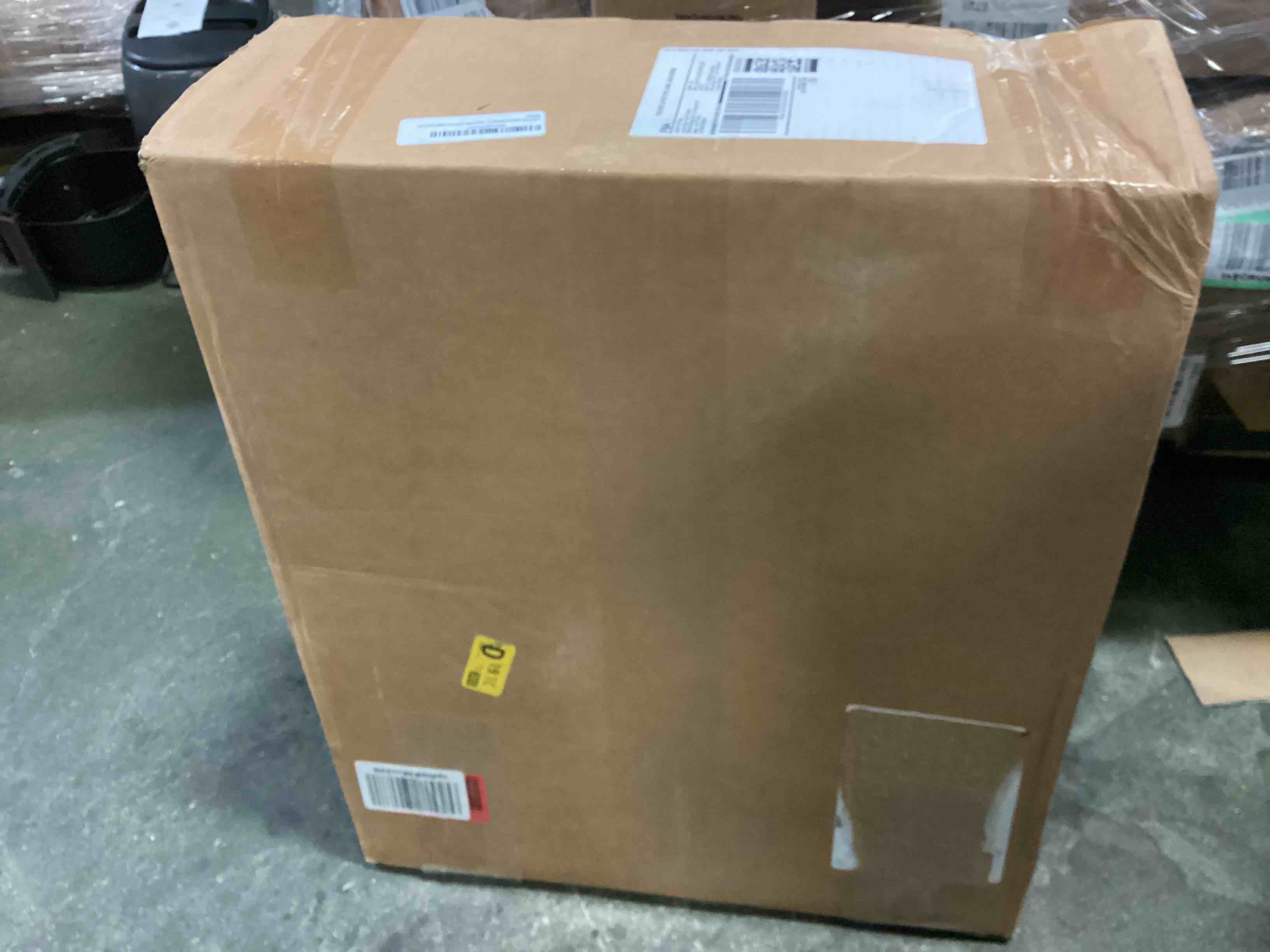 https://s3.amazonaws.com/lotting-images-prod/bidfta/BLU5491909_1701872210499.jpeg