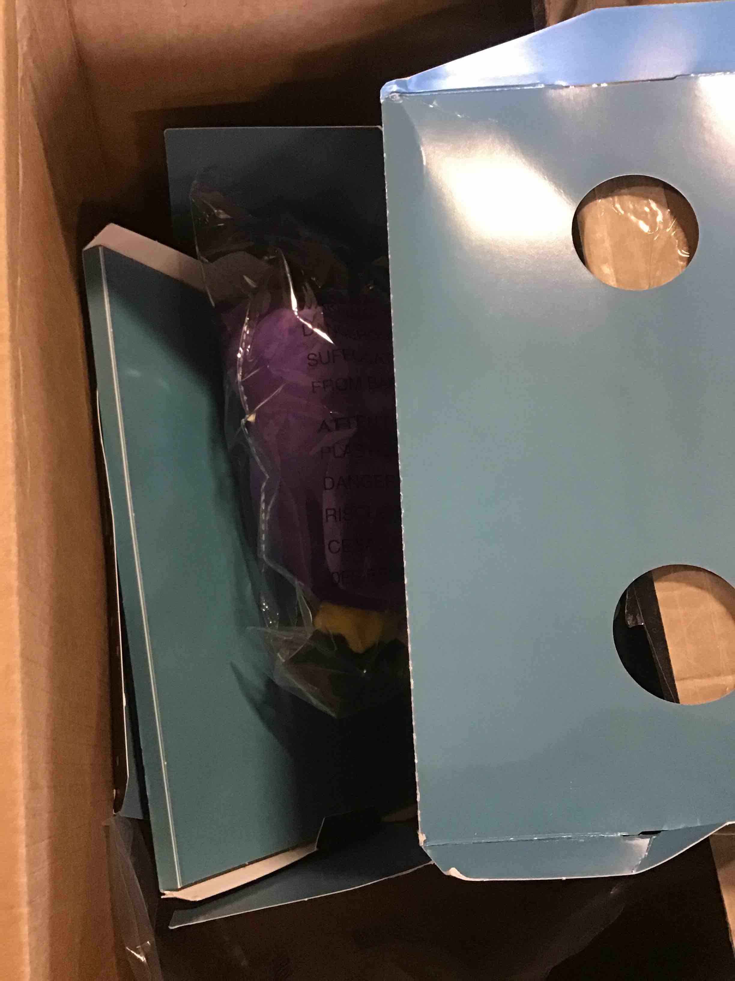 https://s3.amazonaws.com/lotting-images-prod/bidfta/BLU5493781_1702916739432.jpeg