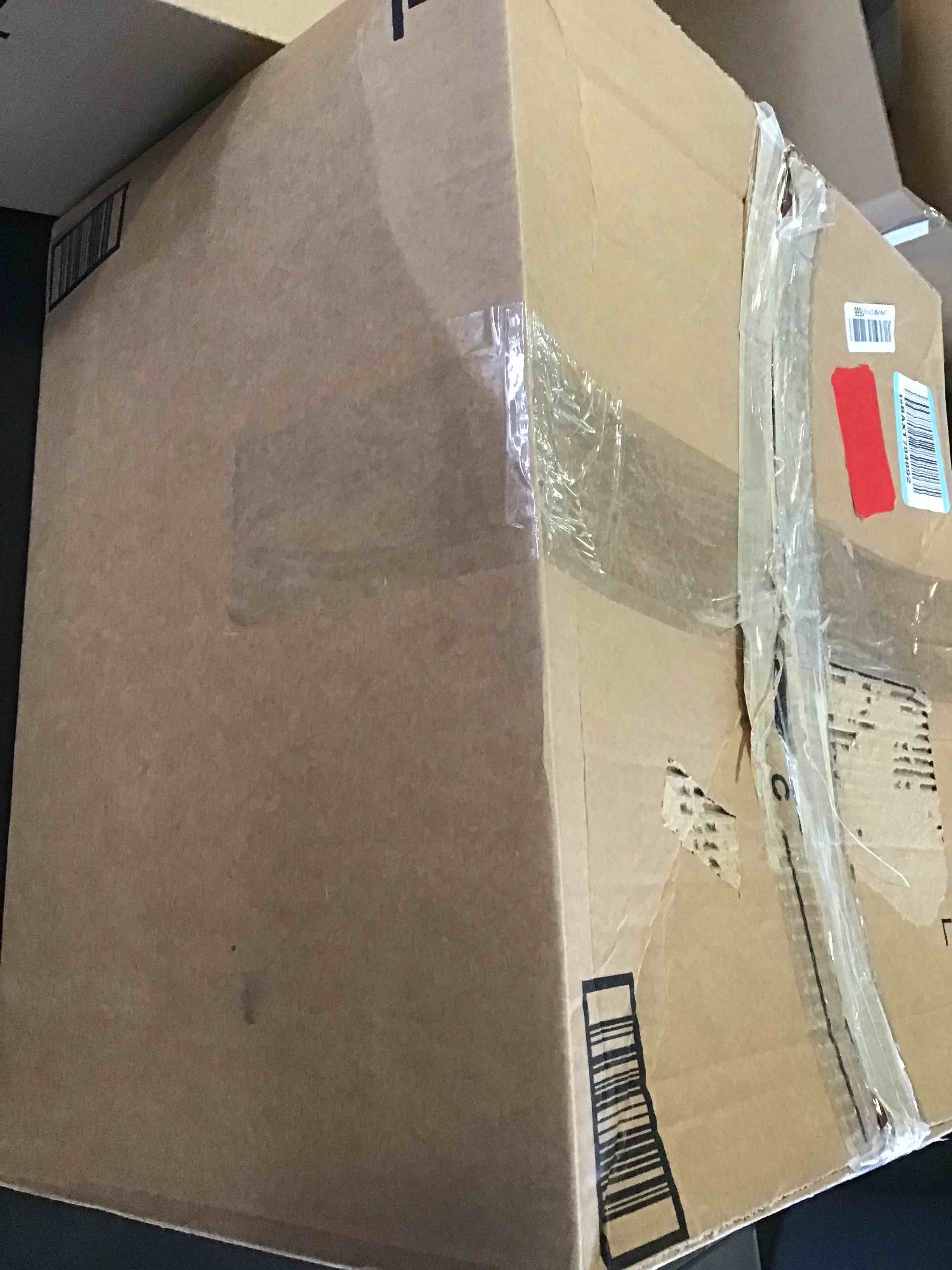 https://s3.amazonaws.com/lotting-images-prod/bidfta/BLU5493781_1702916767808.jpeg